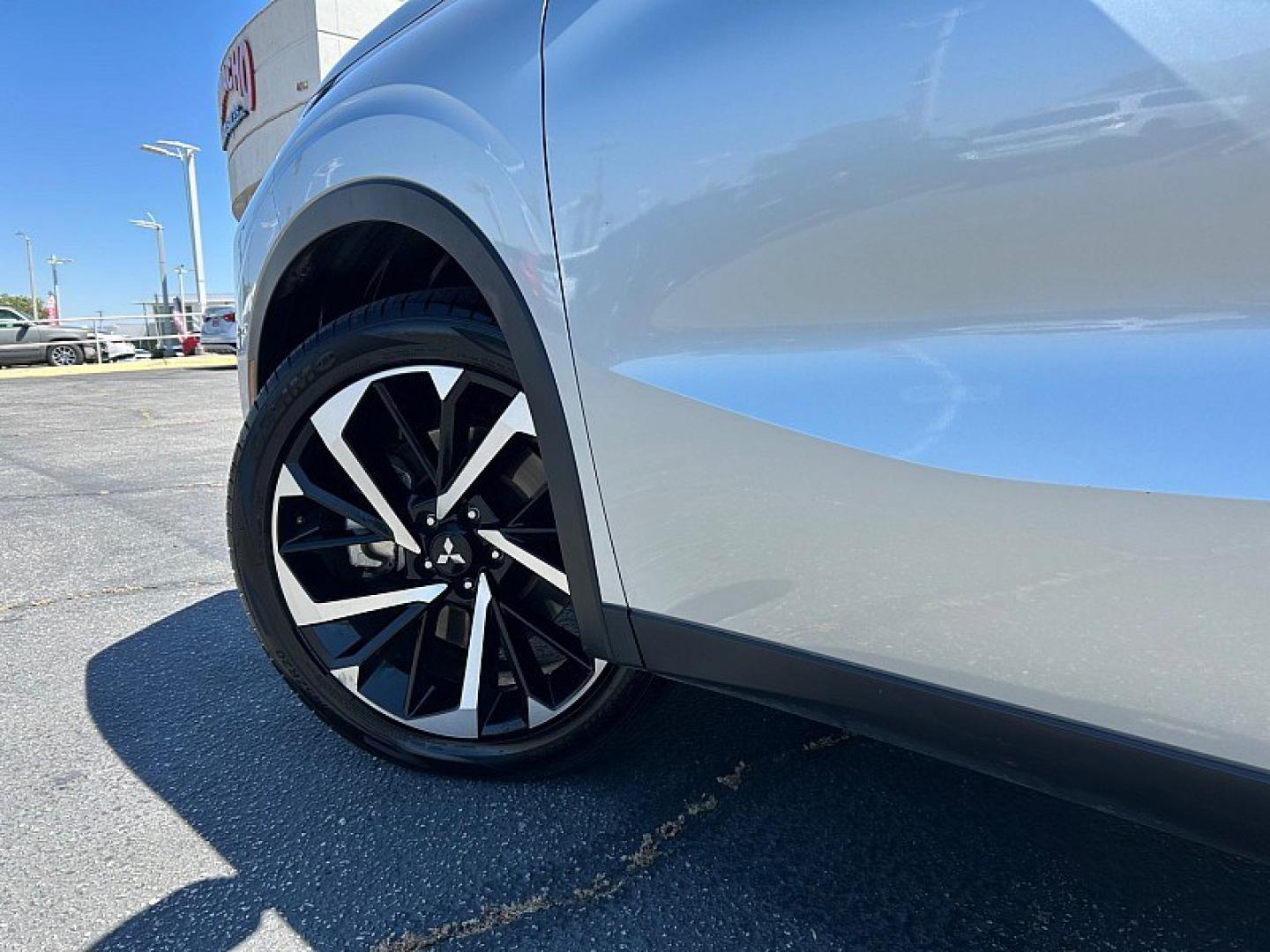 2024 SILVER Mitsubishi Outlander (JA4J4VA88RZ) with an 4-Cyl 2.5 Liter engine, Automatic CVT transmission, located at 412 Auto Vista Drive, Palmdale, 93551, (661) 945-0620, 34.592636, -118.136681- Photo#10