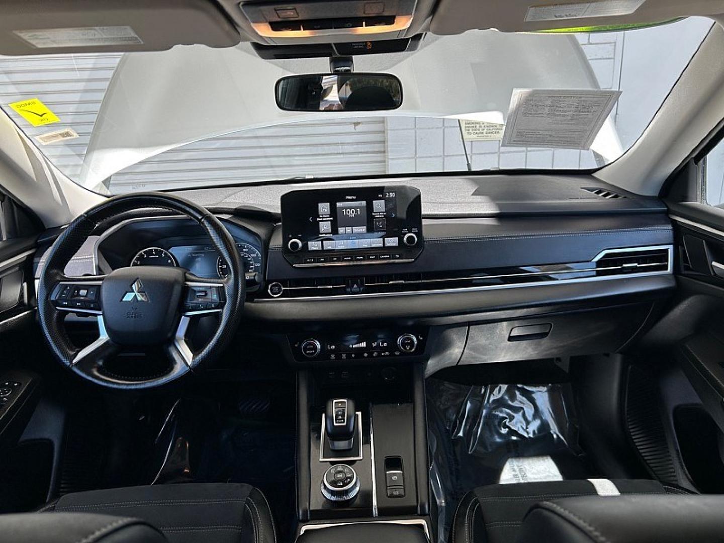 2024 SILVER Mitsubishi Outlander (JA4J4VA88RZ) with an 4-Cyl 2.5 Liter engine, Automatic CVT transmission, located at 412 Auto Vista Drive, Palmdale, 93551, (661) 945-0620, 34.592636, -118.136681- Photo#18