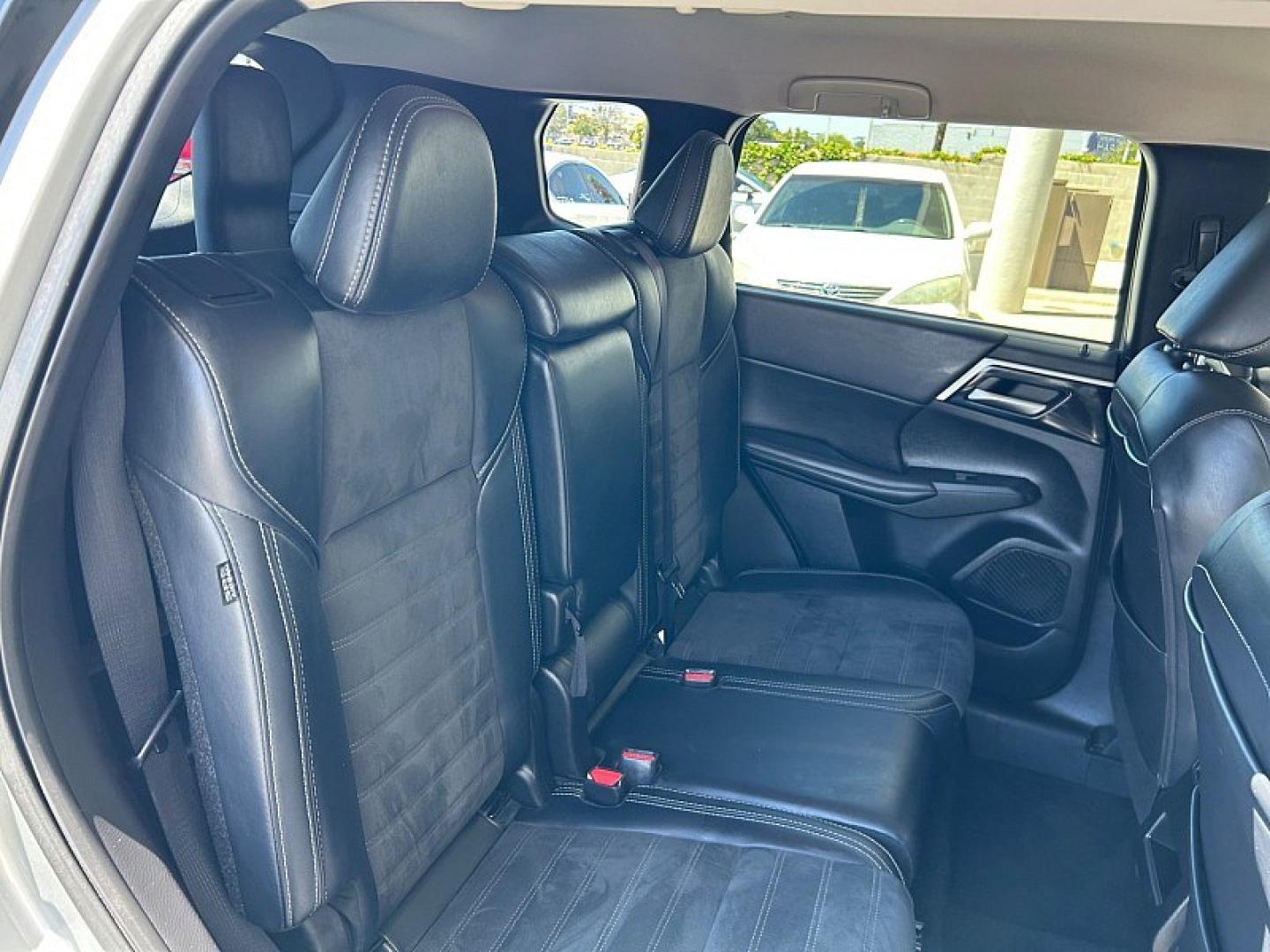 2024 SILVER Mitsubishi Outlander (JA4J4VA88RZ) with an 4-Cyl 2.5 Liter engine, Automatic CVT transmission, located at 412 Auto Vista Drive, Palmdale, 93551, (661) 945-0620, 34.592636, -118.136681- Photo#26