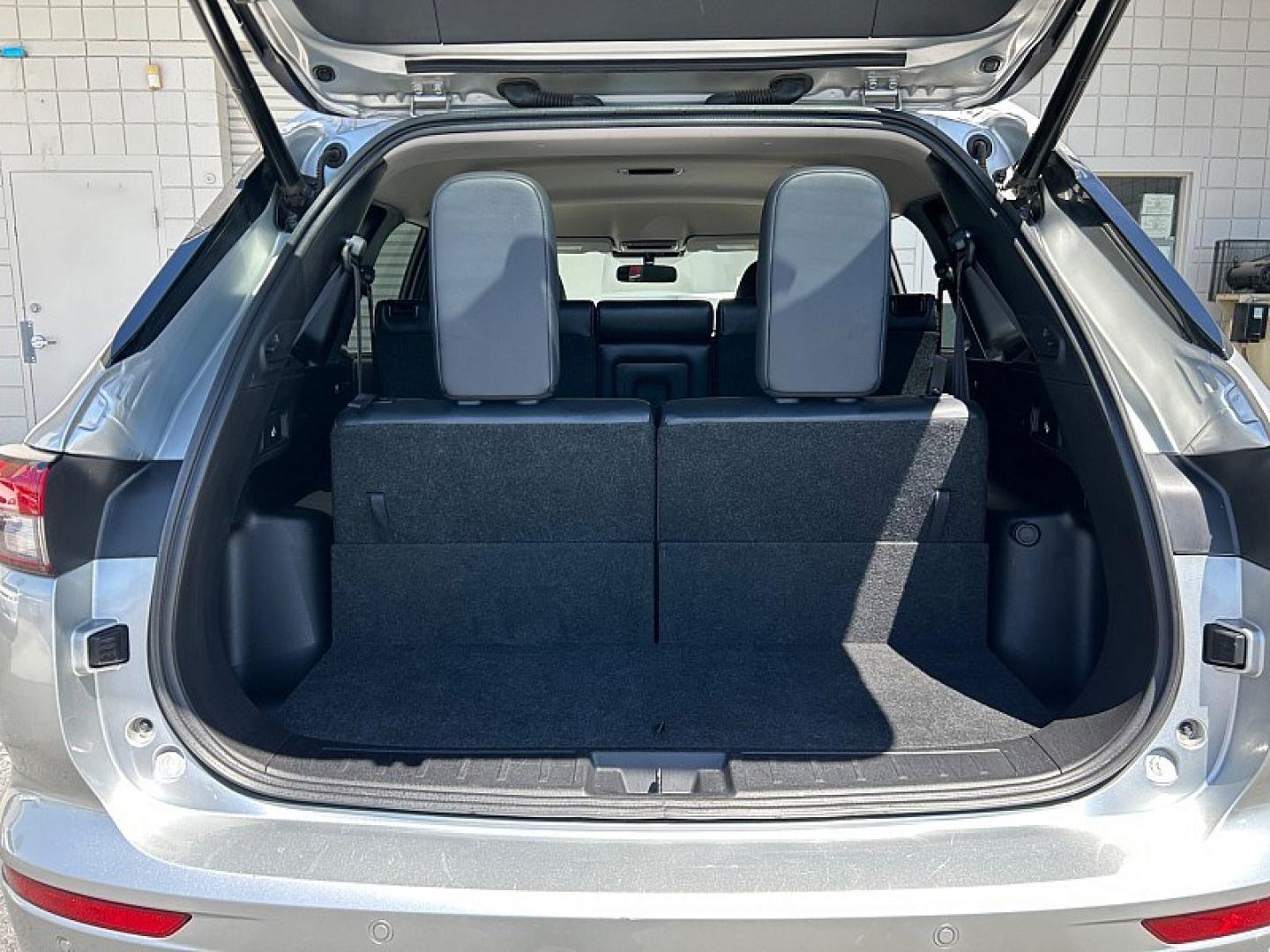 2024 SILVER Mitsubishi Outlander (JA4J4VA88RZ) with an 4-Cyl 2.5 Liter engine, Automatic CVT transmission, located at 412 Auto Vista Drive, Palmdale, 93551, (661) 945-0620, 34.592636, -118.136681- Photo#30