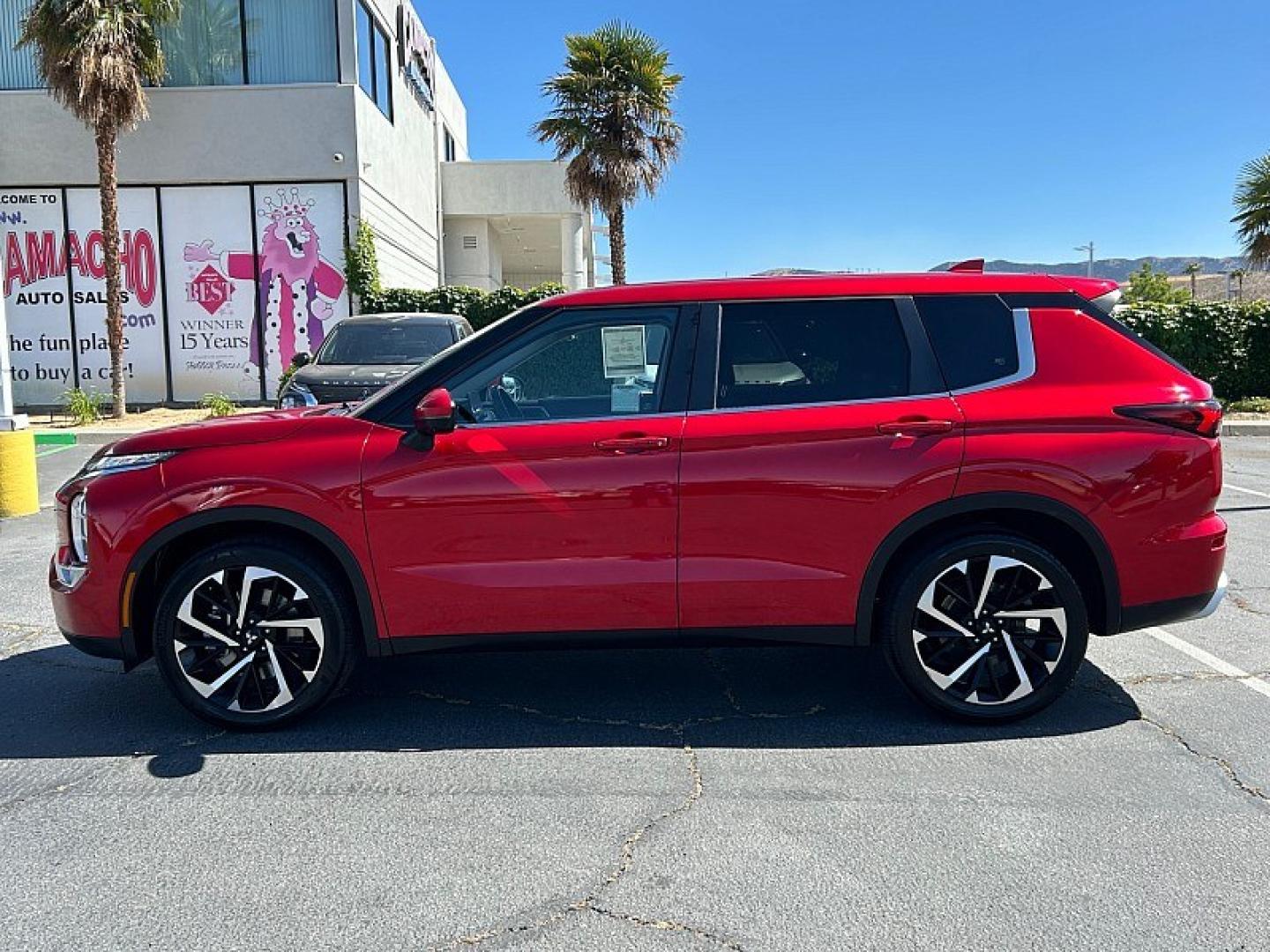 2024 RED Mitsubishi Outlander (JA4J3VA8XRZ) with an 4-Cyl 2.5 Liter engine, Automatic CVT transmission, located at 412 Auto Vista Drive, Palmdale, 93551, (661) 945-0620, 34.592636, -118.136681 - Photo#3