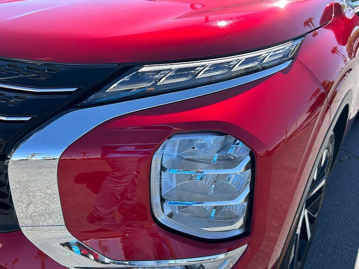 2024 RED Mitsubishi Outlander (JA4J3VA8XRZ) with an 4-Cyl 2.5 Liter engine, Automatic CVT transmission, located at 412 Auto Vista Drive, Palmdale, 93551, (661) 945-0620, 34.592636, -118.136681 - Photo#4