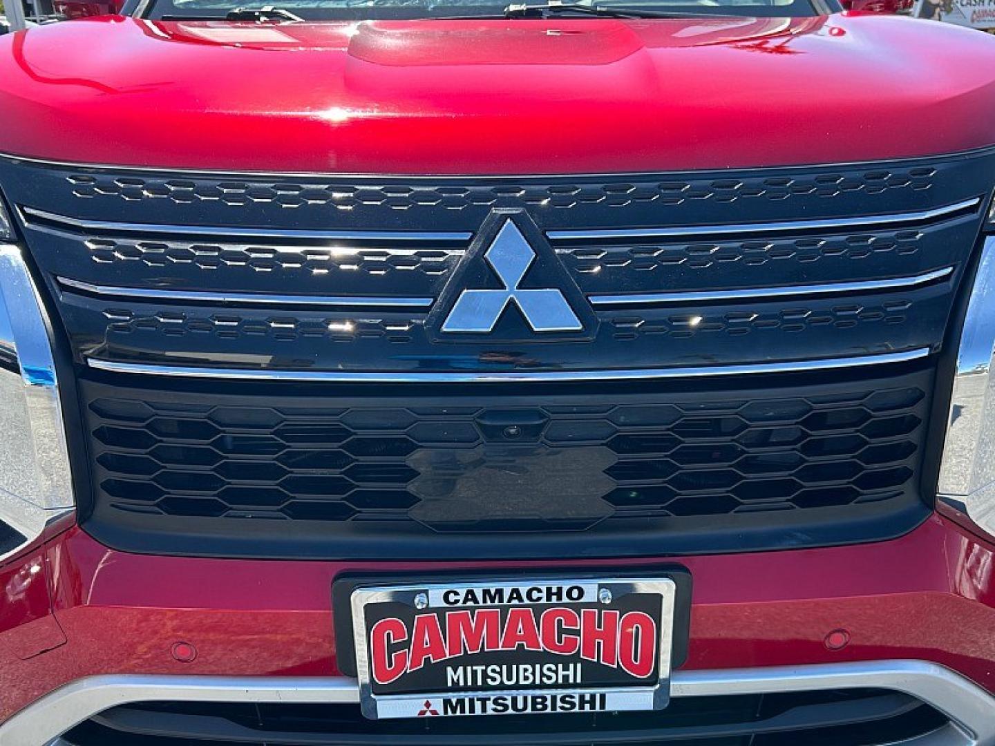2024 RED Mitsubishi Outlander (JA4J3VA8XRZ) with an 4-Cyl 2.5 Liter engine, Automatic CVT transmission, located at 412 Auto Vista Drive, Palmdale, 93551, (661) 945-0620, 34.592636, -118.136681 - Photo#5