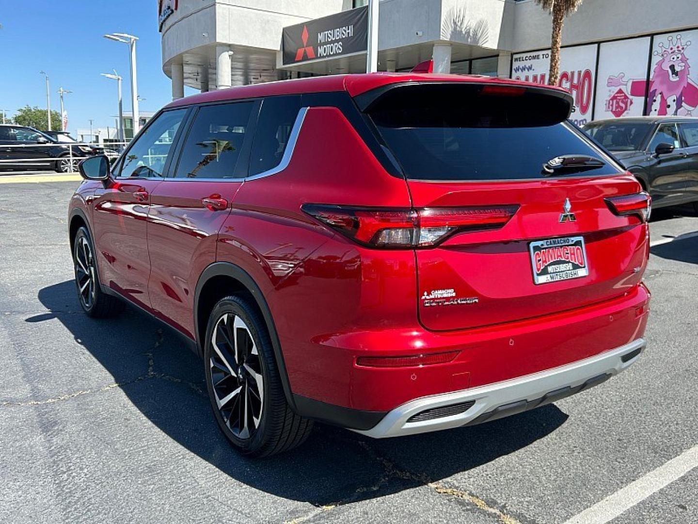 2024 RED Mitsubishi Outlander (JA4J3VA8XRZ) with an 4-Cyl 2.5 Liter engine, Automatic CVT transmission, located at 412 Auto Vista Drive, Palmdale, 93551, (661) 945-0620, 34.592636, -118.136681 - Photo#9