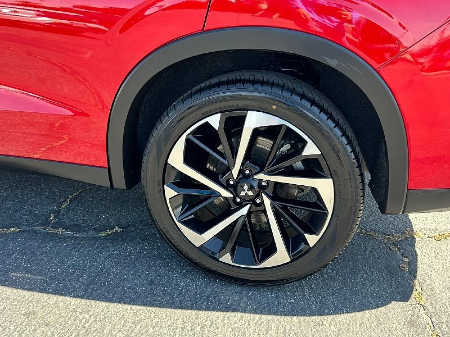 2024 RED Mitsubishi Outlander (JA4J3VA8XRZ) with an 4-Cyl 2.5 Liter engine, Automatic CVT transmission, located at 412 Auto Vista Drive, Palmdale, 93551, (661) 945-0620, 34.592636, -118.136681 - Photo#13