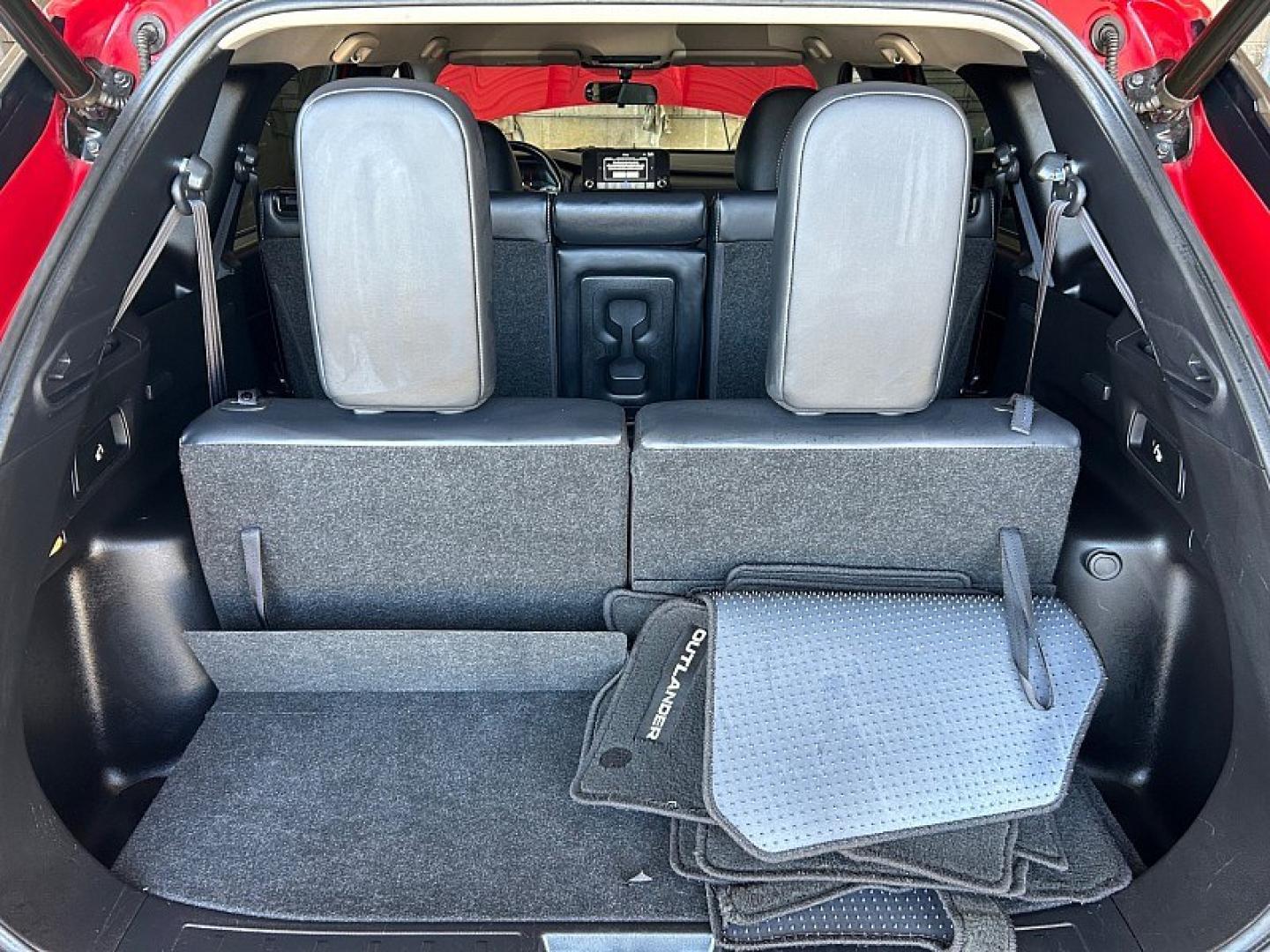 2024 RED Mitsubishi Outlander (JA4J3VA8XRZ) with an 4-Cyl 2.5 Liter engine, Automatic CVT transmission, located at 412 Auto Vista Drive, Palmdale, 93551, (661) 945-0620, 34.592636, -118.136681 - Photo#27