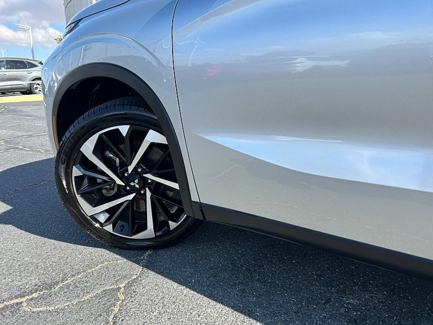 2024 BLACK Mitsubishi Outlander (JA4J3VA89RZ) with an 4-Cyl 2.5 Liter engine, Automatic CVT transmission, located at 412 Auto Vista Drive, Palmdale, 93551, (661) 945-0620, 34.592636, -118.136681 - Photo#8