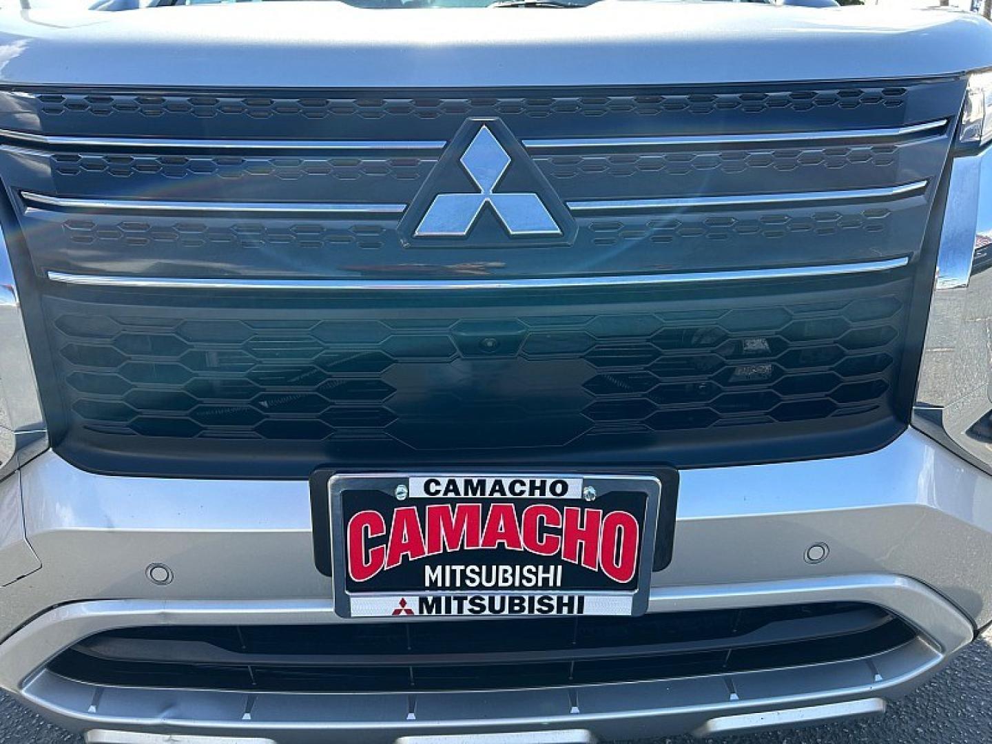 2024 BLACK Mitsubishi Outlander (JA4J3VA89RZ) with an 4-Cyl 2.5 Liter engine, Automatic CVT transmission, located at 412 Auto Vista Drive, Palmdale, 93551, (661) 945-0620, 34.592636, -118.136681 - Photo#10