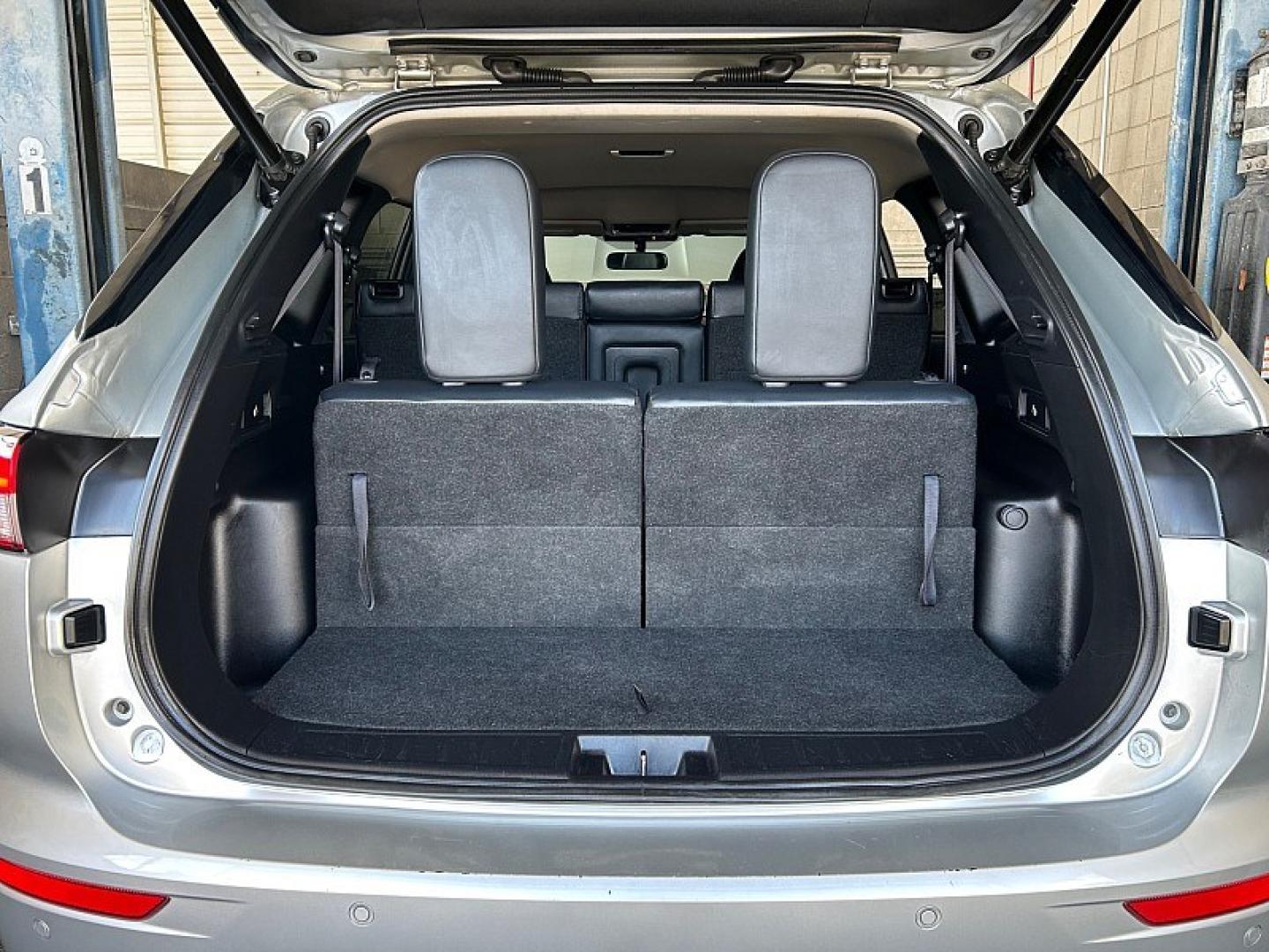 2024 BLACK Mitsubishi Outlander (JA4J3VA89RZ) with an 4-Cyl 2.5 Liter engine, Automatic CVT transmission, located at 412 Auto Vista Drive, Palmdale, 93551, (661) 945-0620, 34.592636, -118.136681 - Photo#27