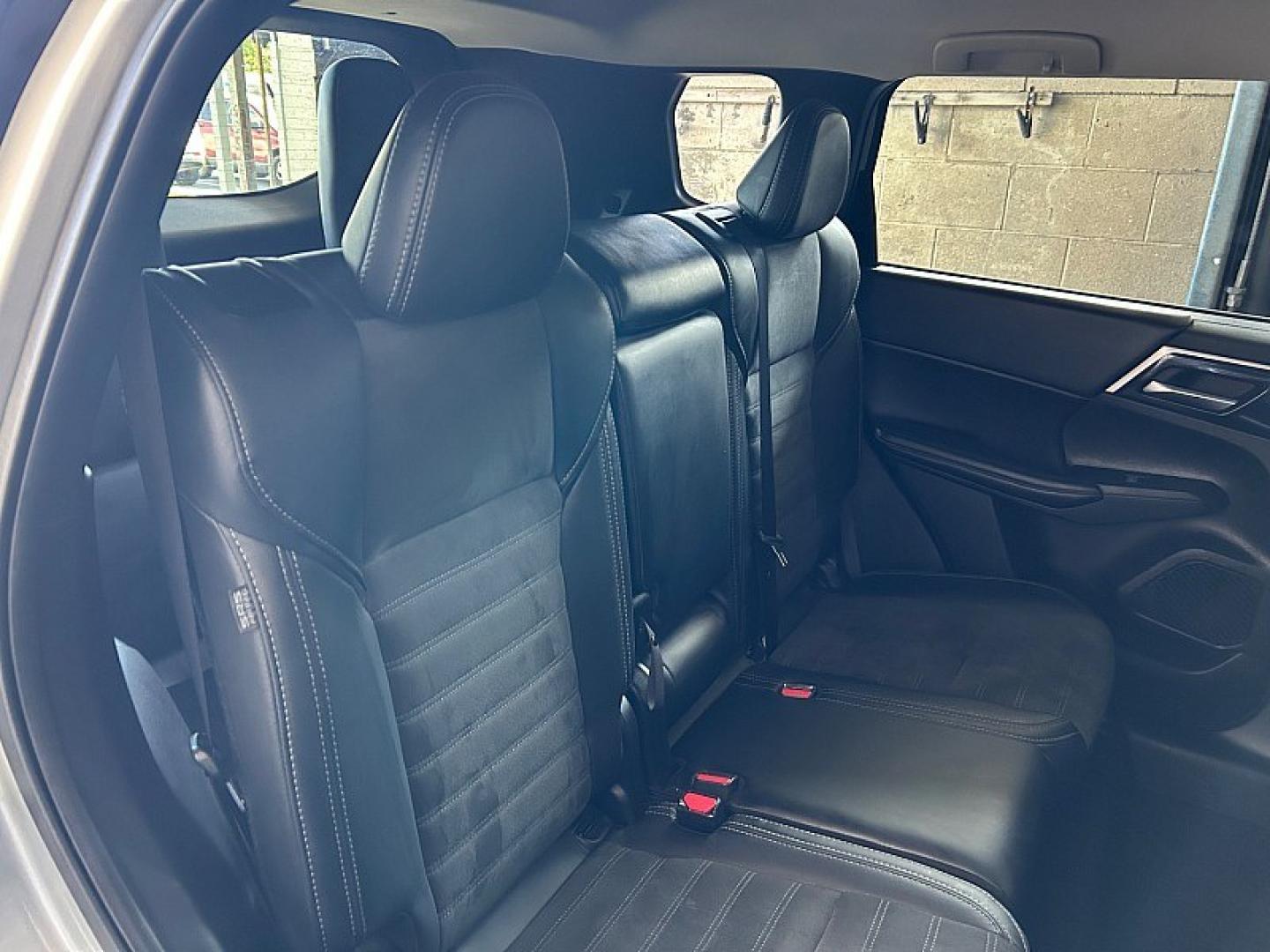 2024 BLACK Mitsubishi Outlander (JA4J3VA89RZ) with an 4-Cyl 2.5 Liter engine, Automatic CVT transmission, located at 412 Auto Vista Drive, Palmdale, 93551, (661) 945-0620, 34.592636, -118.136681 - Photo#28