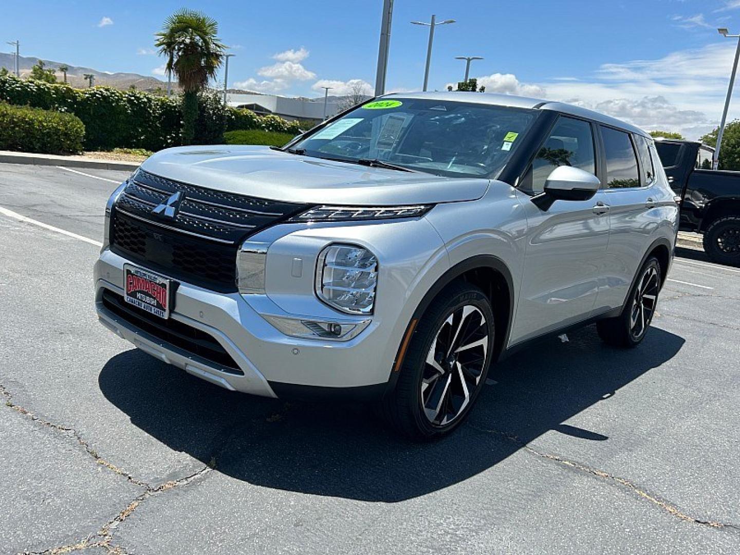 2024 BLUE Mitsubishi Outlander (JA4J4VA88RZ) with an 4-Cyl 2.5 Liter engine, Automatic CVT transmission, located at 412 Auto Vista Drive, Palmdale, 93551, (661) 945-0620, 34.592636, -118.136681- Photo#2