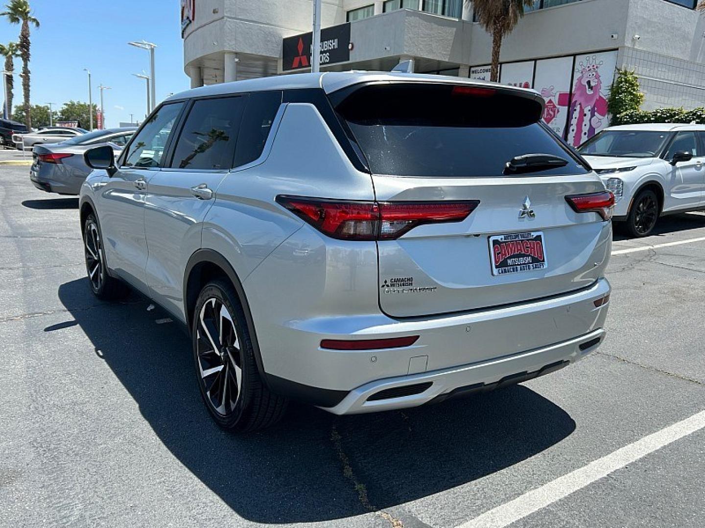 2024 BLUE Mitsubishi Outlander (JA4J4VA88RZ) with an 4-Cyl 2.5 Liter engine, Automatic CVT transmission, located at 412 Auto Vista Drive, Palmdale, 93551, (661) 945-0620, 34.592636, -118.136681- Photo#6