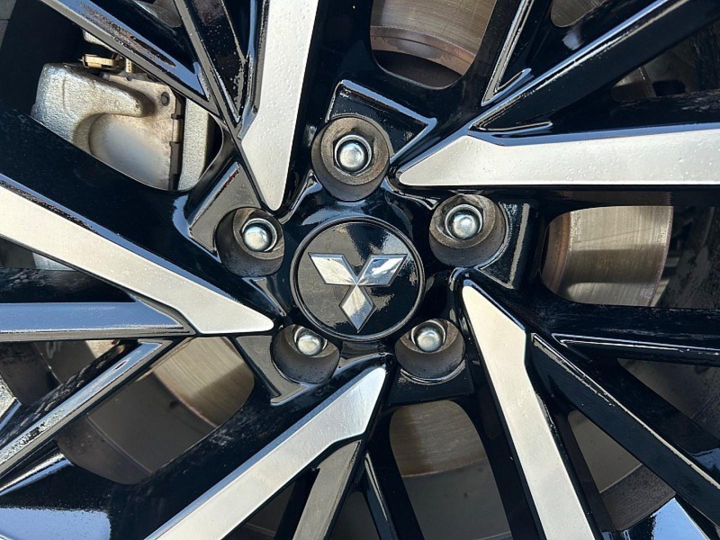 2024 BLUE Mitsubishi Outlander (JA4J4VA88RZ) with an 4-Cyl 2.5 Liter engine, Automatic CVT transmission, located at 412 Auto Vista Drive, Palmdale, 93551, (661) 945-0620, 34.592636, -118.136681- Photo#11