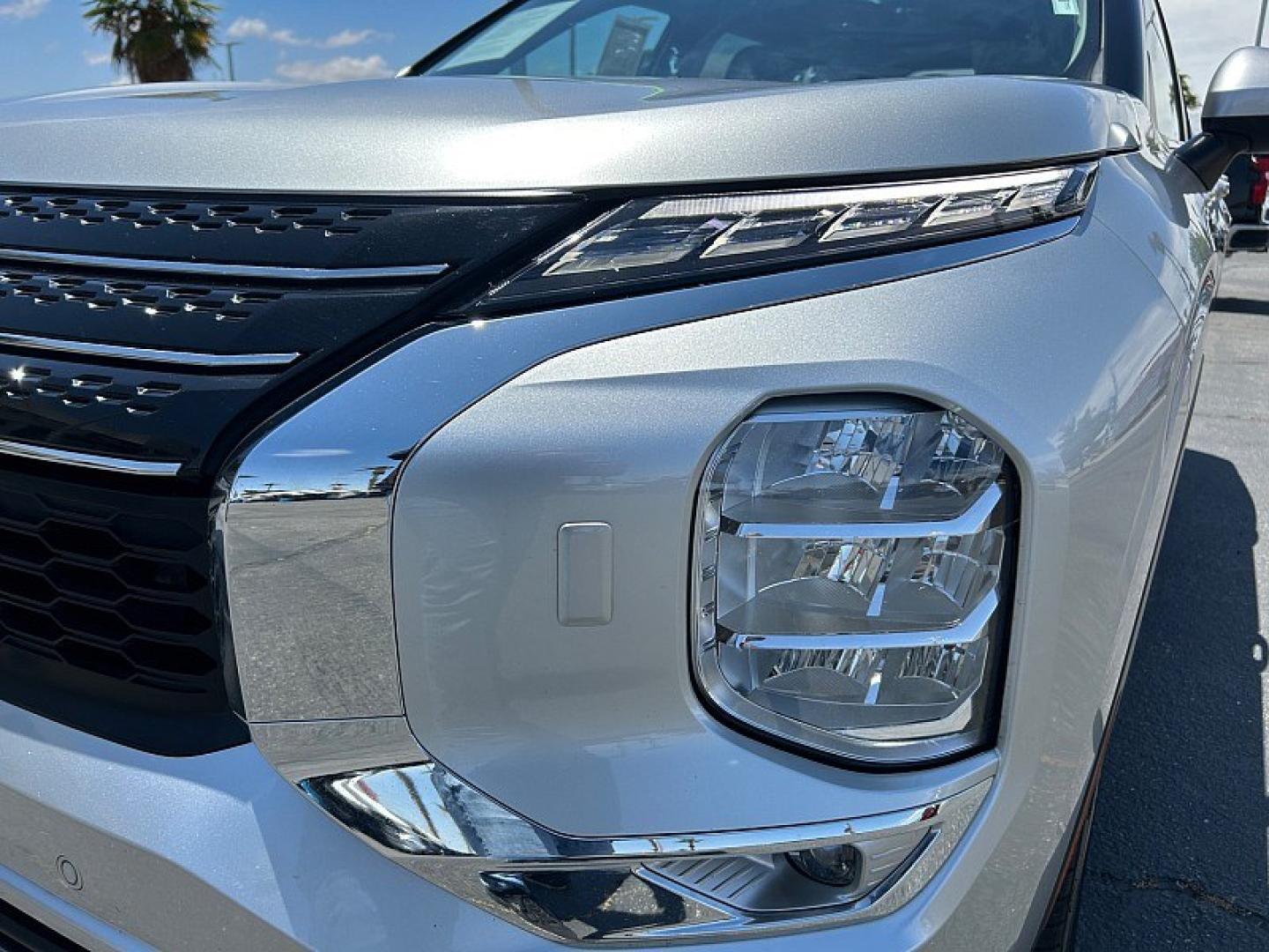 2024 BLUE Mitsubishi Outlander (JA4J4VA88RZ) with an 4-Cyl 2.5 Liter engine, Automatic CVT transmission, located at 412 Auto Vista Drive, Palmdale, 93551, (661) 945-0620, 34.592636, -118.136681- Photo#13
