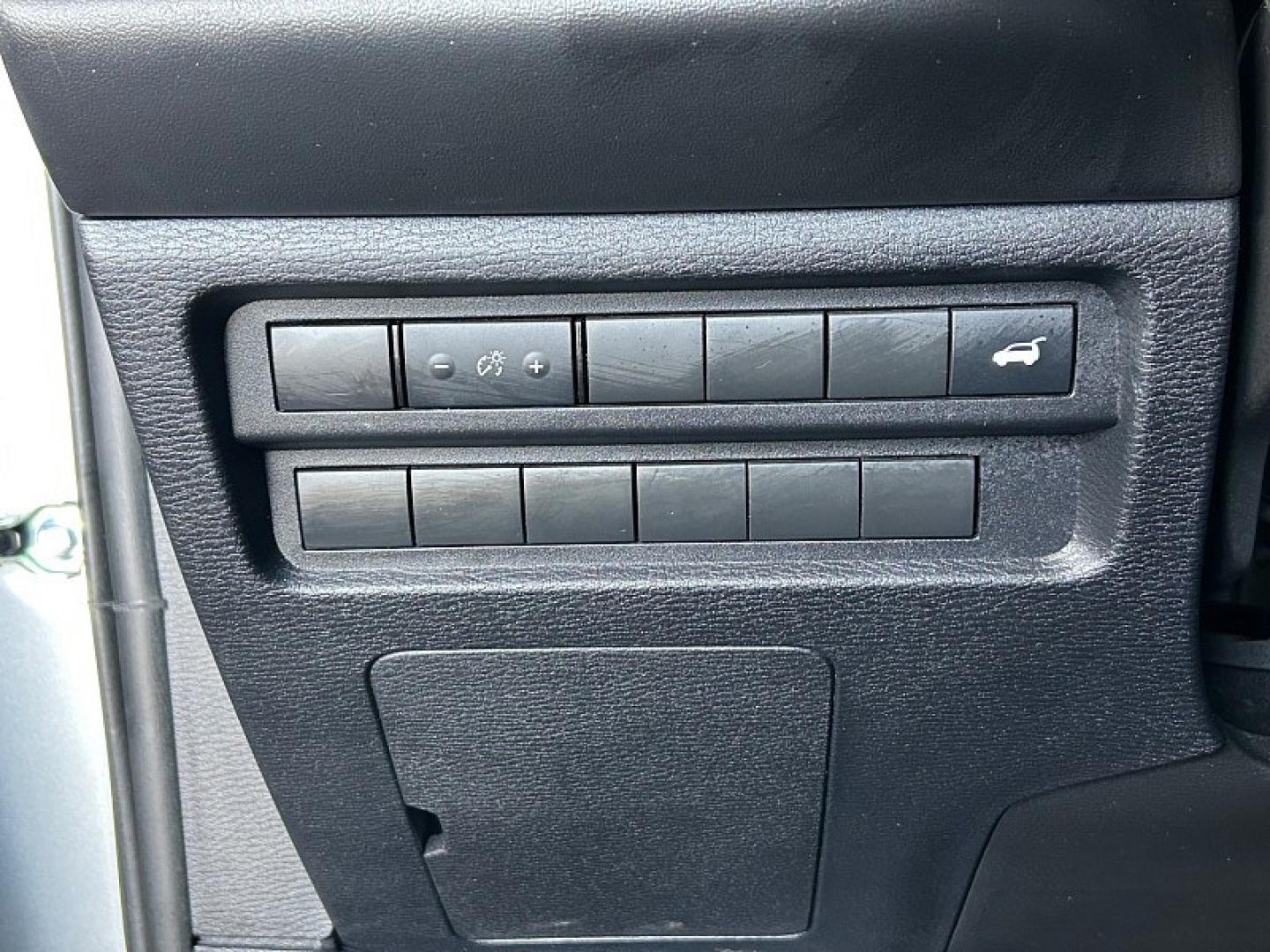 2024 BLUE Mitsubishi Outlander (JA4J4VA88RZ) with an 4-Cyl 2.5 Liter engine, Automatic CVT transmission, located at 412 Auto Vista Drive, Palmdale, 93551, (661) 945-0620, 34.592636, -118.136681- Photo#24