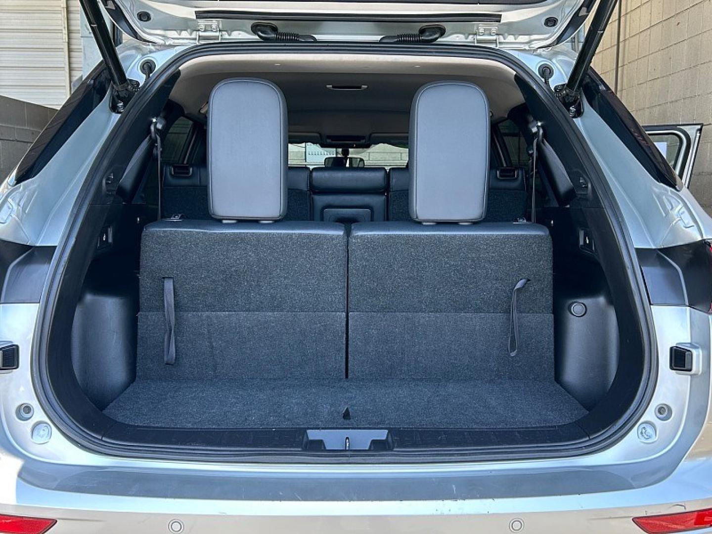2024 BLUE Mitsubishi Outlander (JA4J4VA88RZ) with an 4-Cyl 2.5 Liter engine, Automatic CVT transmission, located at 412 Auto Vista Drive, Palmdale, 93551, (661) 945-0620, 34.592636, -118.136681- Photo#25