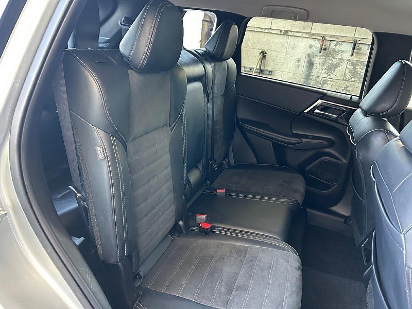2024 BLUE Mitsubishi Outlander (JA4J4VA88RZ) with an 4-Cyl 2.5 Liter engine, Automatic CVT transmission, located at 412 Auto Vista Drive, Palmdale, 93551, (661) 945-0620, 34.592636, -118.136681- Photo#27