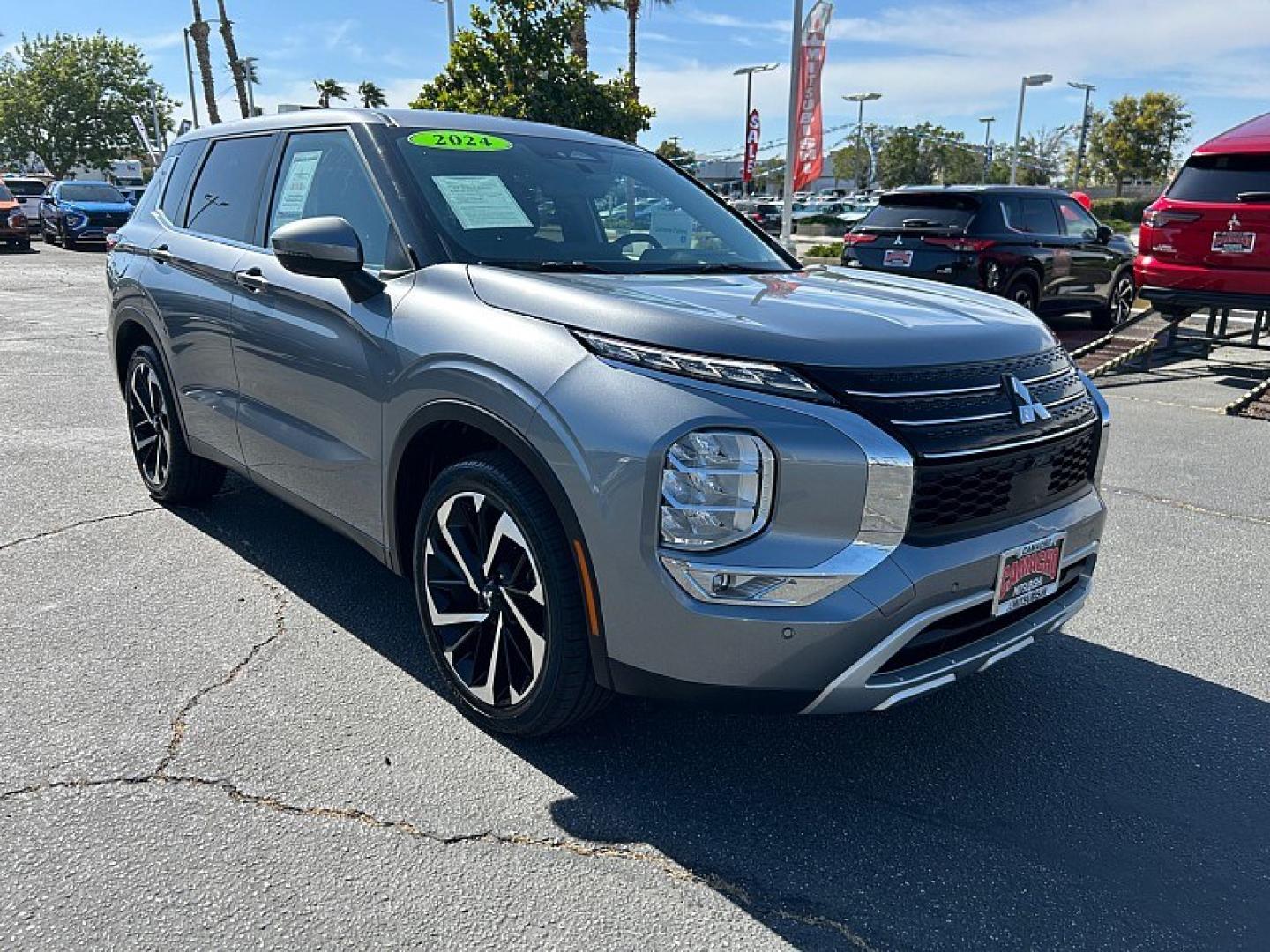 2024 GRAY Mitsubishi Outlander (JA4J3VA85RZ) with an 4-Cyl 2.5 Liter engine, Automatic CVT transmission, located at 412 Auto Vista Drive, Palmdale, 93551, (661) 945-0620, 34.592636, -118.136681 - Photo#0