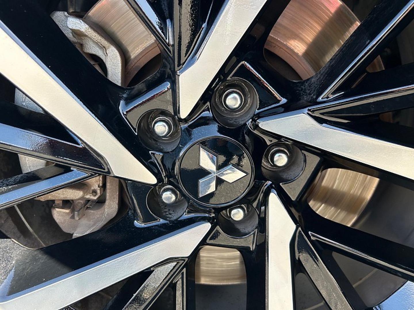 2024 GRAY Mitsubishi Outlander (JA4J3VA85RZ) with an 4-Cyl 2.5 Liter engine, Automatic CVT transmission, located at 412 Auto Vista Drive, Palmdale, 93551, (661) 945-0620, 34.592636, -118.136681 - Photo#11
