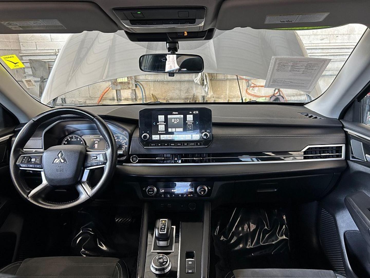 2024 GRAY Mitsubishi Outlander (JA4J3VA85RZ) with an 4-Cyl 2.5 Liter engine, Automatic CVT transmission, located at 412 Auto Vista Drive, Palmdale, 93551, (661) 945-0620, 34.592636, -118.136681 - Photo#20