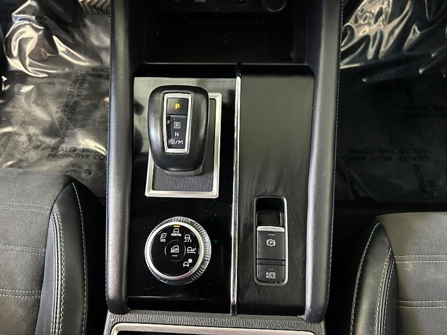 2024 GRAY Mitsubishi Outlander (JA4J3VA85RZ) with an 4-Cyl 2.5 Liter engine, Automatic CVT transmission, located at 412 Auto Vista Drive, Palmdale, 93551, (661) 945-0620, 34.592636, -118.136681 - Photo#24