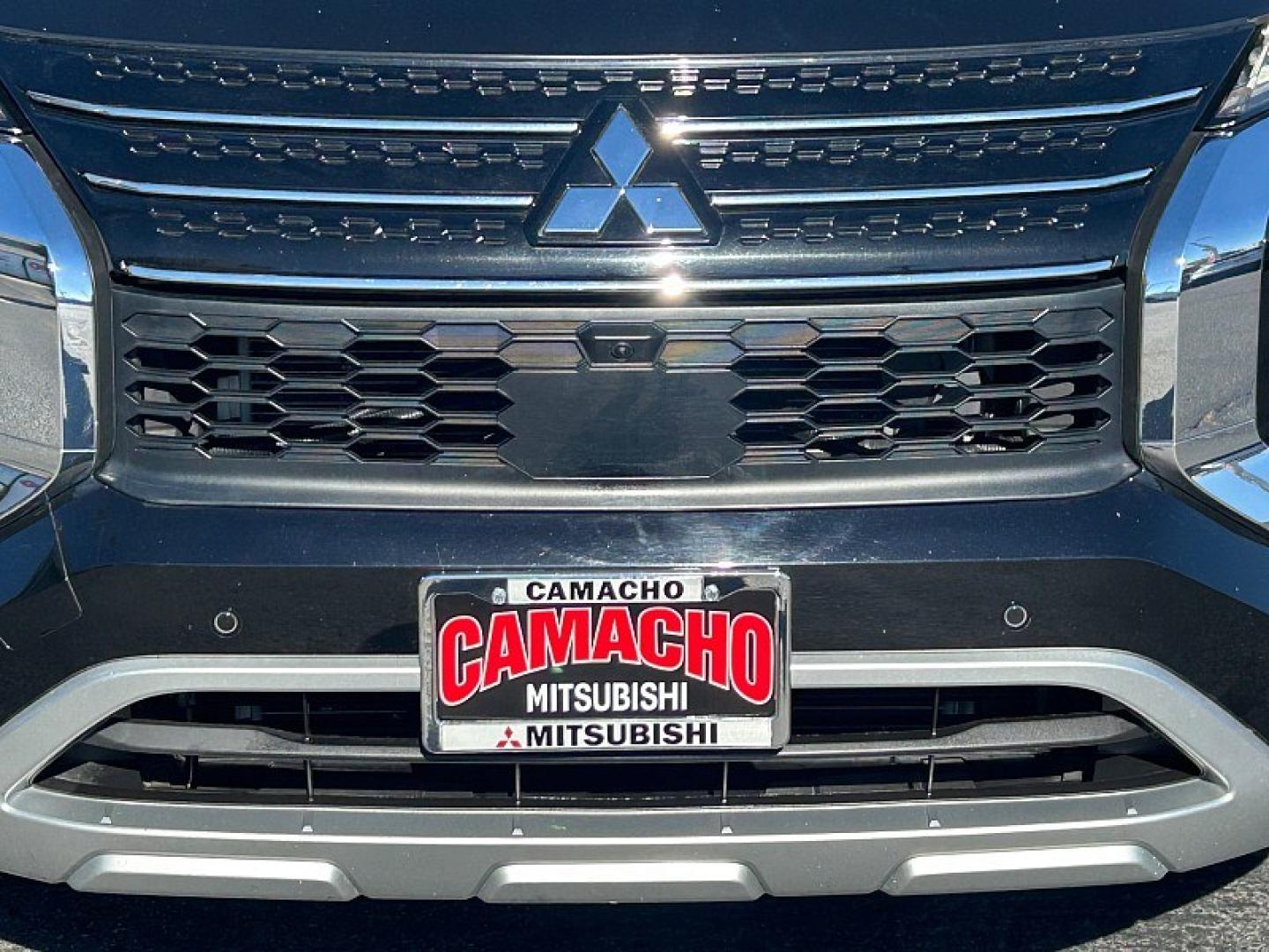 2024 Black Mitsubishi Outlander (JA4J4VA80RZ) with an 4-Cyl 2.5 Liter engine, Automatic CVT transmission, located at 412 Auto Vista Drive, Palmdale, 93551, (661) 945-0620, 34.592636, -118.136681- Photo#10