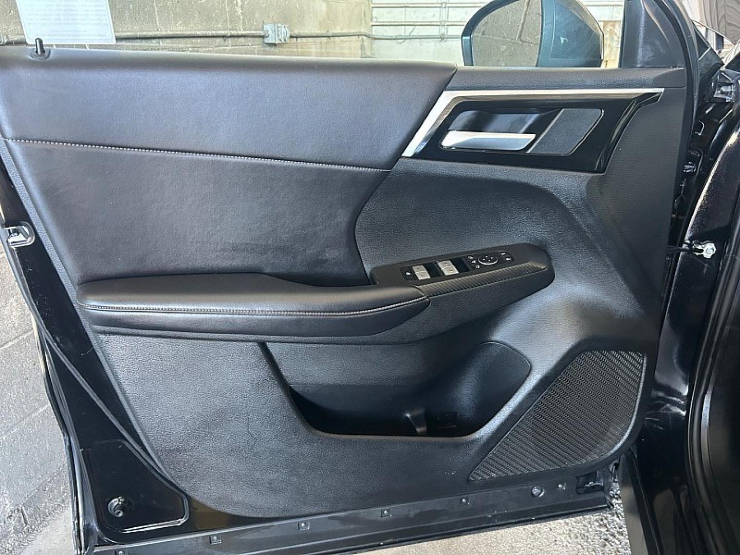 2024 Black Mitsubishi Outlander (JA4J4VA80RZ) with an 4-Cyl 2.5 Liter engine, Automatic CVT transmission, located at 412 Auto Vista Drive, Palmdale, 93551, (661) 945-0620, 34.592636, -118.136681- Photo#16