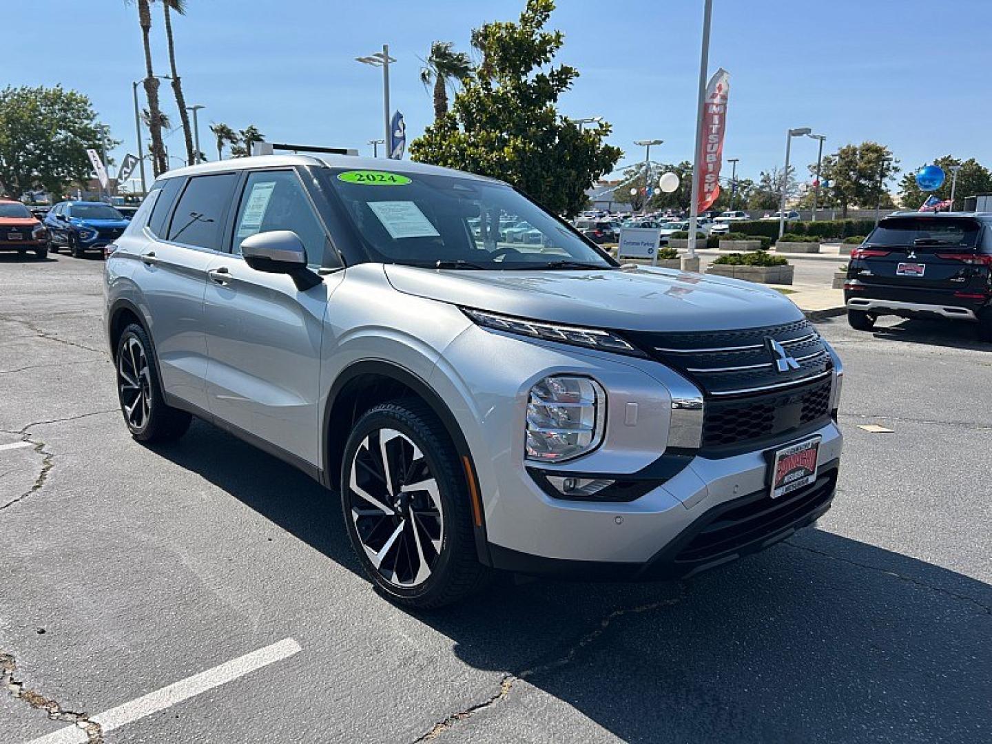 2024 Silver Mitsubishi Outlander (JA4J4VA84RZ) with an 4-Cyl 2.5 Liter engine, Automatic CVT transmission, located at 412 Auto Vista Drive, Palmdale, 93551, (661) 945-0620, 34.592636, -118.136681- Photo#0