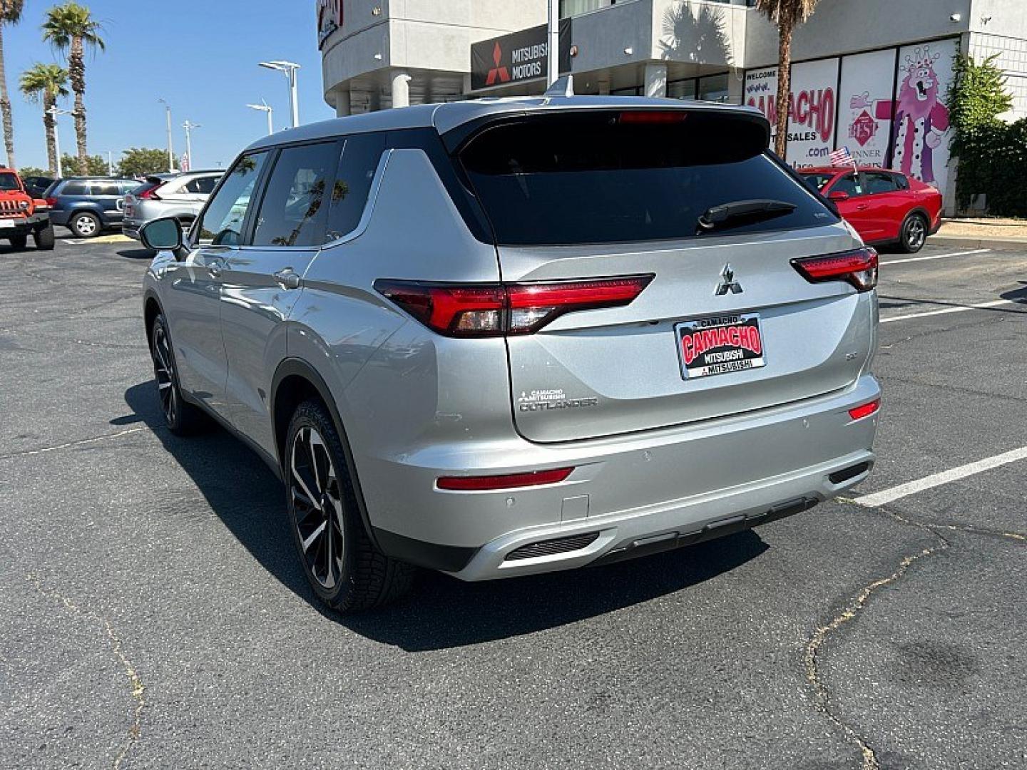 2024 Silver Mitsubishi Outlander (JA4J4VA84RZ) with an 4-Cyl 2.5 Liter engine, Automatic CVT transmission, located at 412 Auto Vista Drive, Palmdale, 93551, (661) 945-0620, 34.592636, -118.136681- Photo#2