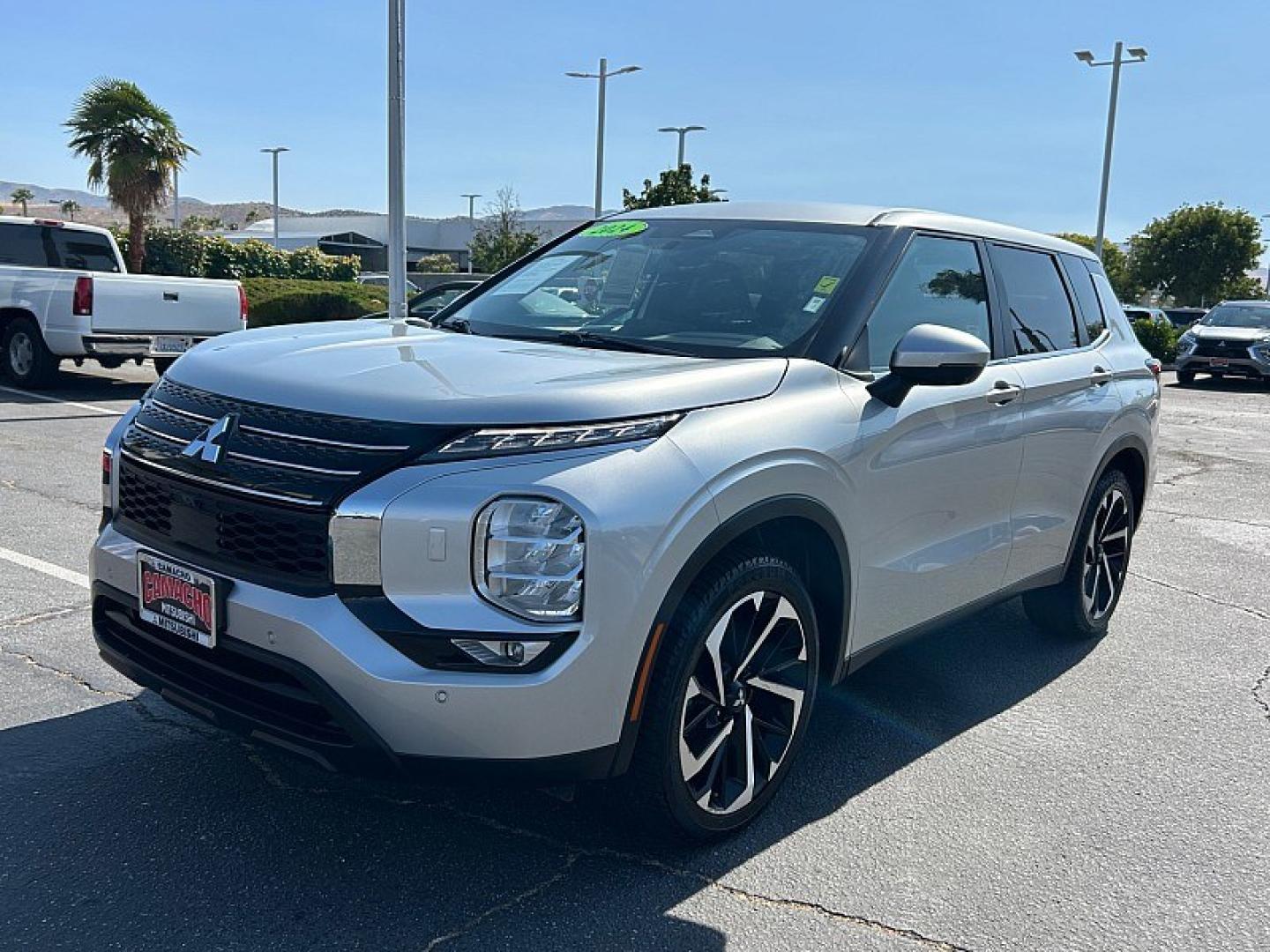 2024 Silver Mitsubishi Outlander (JA4J4VA84RZ) with an 4-Cyl 2.5 Liter engine, Automatic CVT transmission, located at 412 Auto Vista Drive, Palmdale, 93551, (661) 945-0620, 34.592636, -118.136681- Photo#4