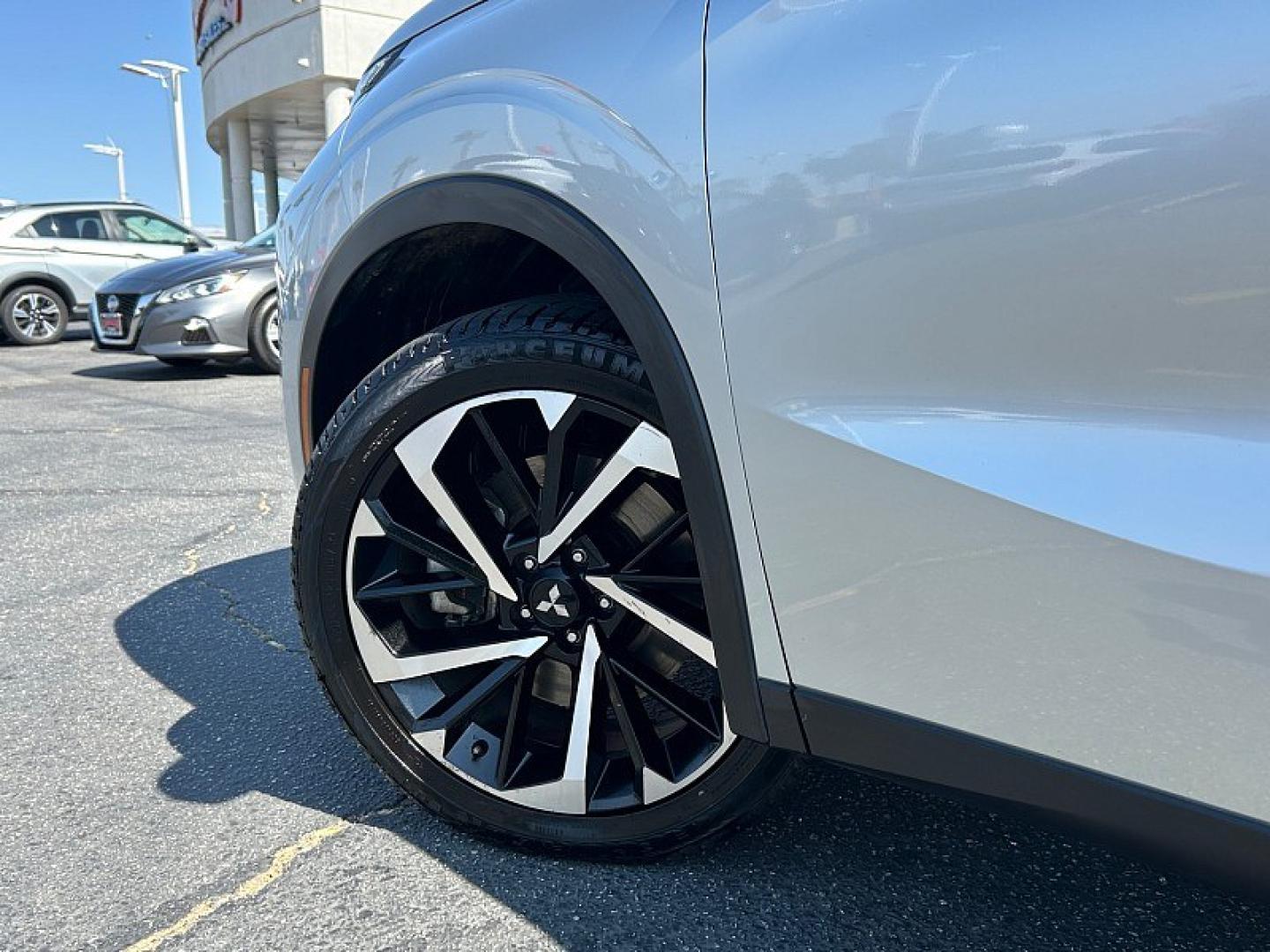 2024 Silver Mitsubishi Outlander (JA4J4VA84RZ) with an 4-Cyl 2.5 Liter engine, Automatic CVT transmission, located at 412 Auto Vista Drive, Palmdale, 93551, (661) 945-0620, 34.592636, -118.136681- Photo#6