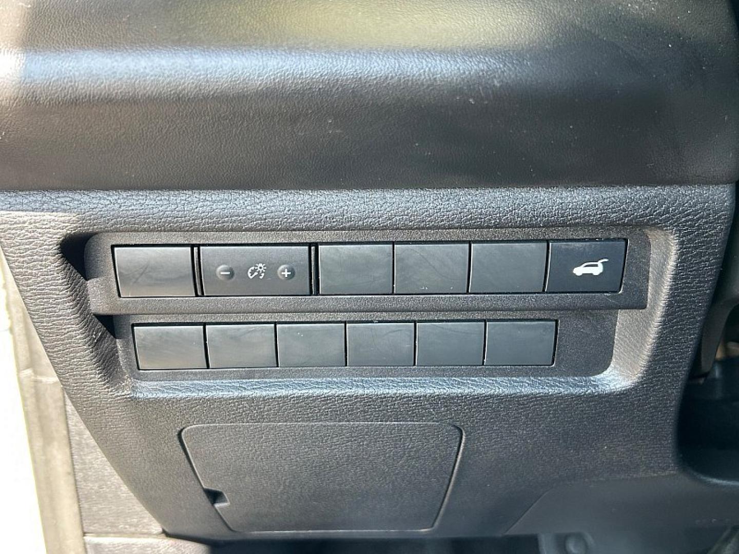 2024 Silver Mitsubishi Outlander (JA4J4VA84RZ) with an 4-Cyl 2.5 Liter engine, Automatic CVT transmission, located at 412 Auto Vista Drive, Palmdale, 93551, (661) 945-0620, 34.592636, -118.136681- Photo#25