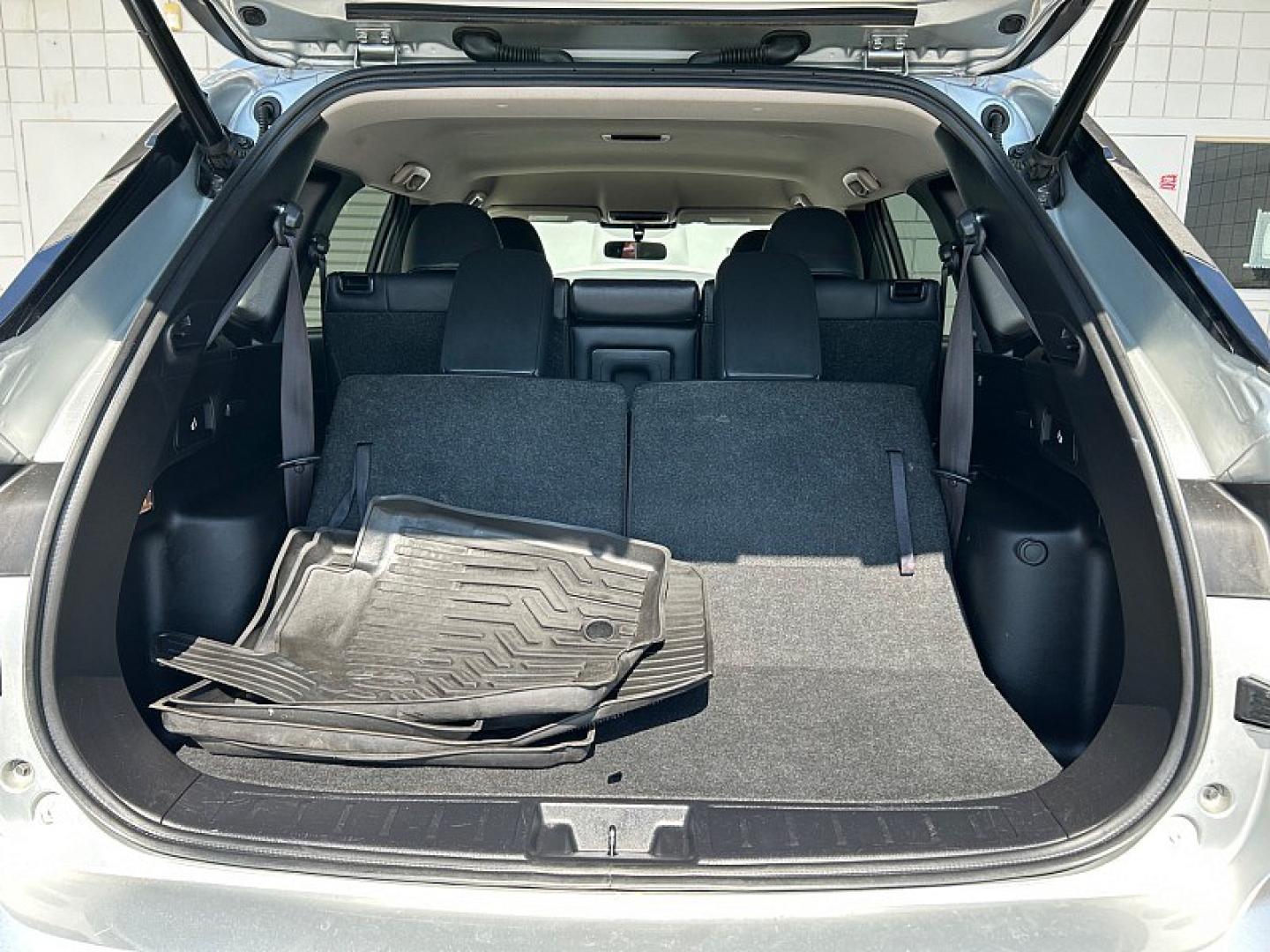 2024 Silver Mitsubishi Outlander (JA4J4VA84RZ) with an 4-Cyl 2.5 Liter engine, Automatic CVT transmission, located at 412 Auto Vista Drive, Palmdale, 93551, (661) 945-0620, 34.592636, -118.136681- Photo#29