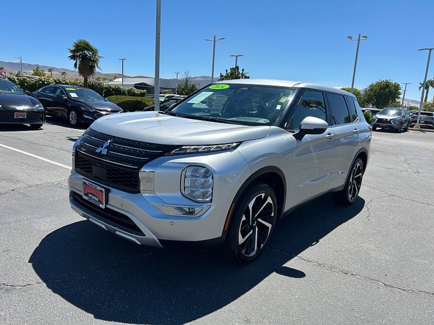 2024 Silver Mitsubishi Outlander (JA4J3VA80RZ) with an 4-Cyl 2.5 Liter engine, Automatic CVT transmission, located at 412 Auto Vista Drive, Palmdale, 93551, (661) 945-0620, 34.592636, -118.136681- Photo#5