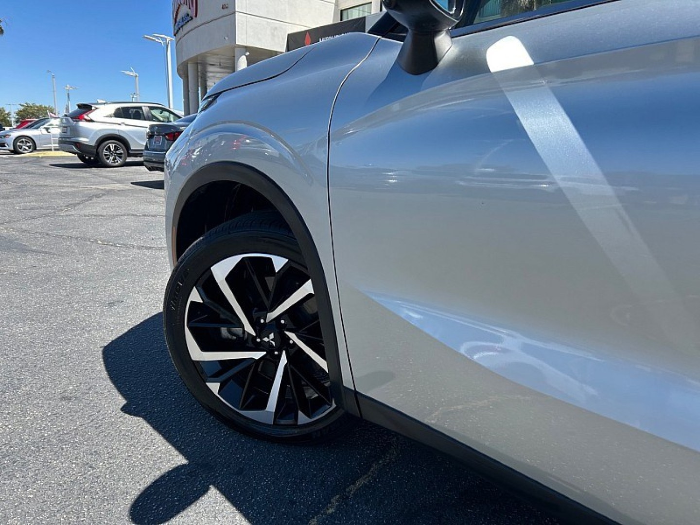 2024 Silver Mitsubishi Outlander (JA4J3VA80RZ) with an 4-Cyl 2.5 Liter engine, Automatic CVT transmission, located at 412 Auto Vista Drive, Palmdale, 93551, (661) 945-0620, 34.592636, -118.136681- Photo#6