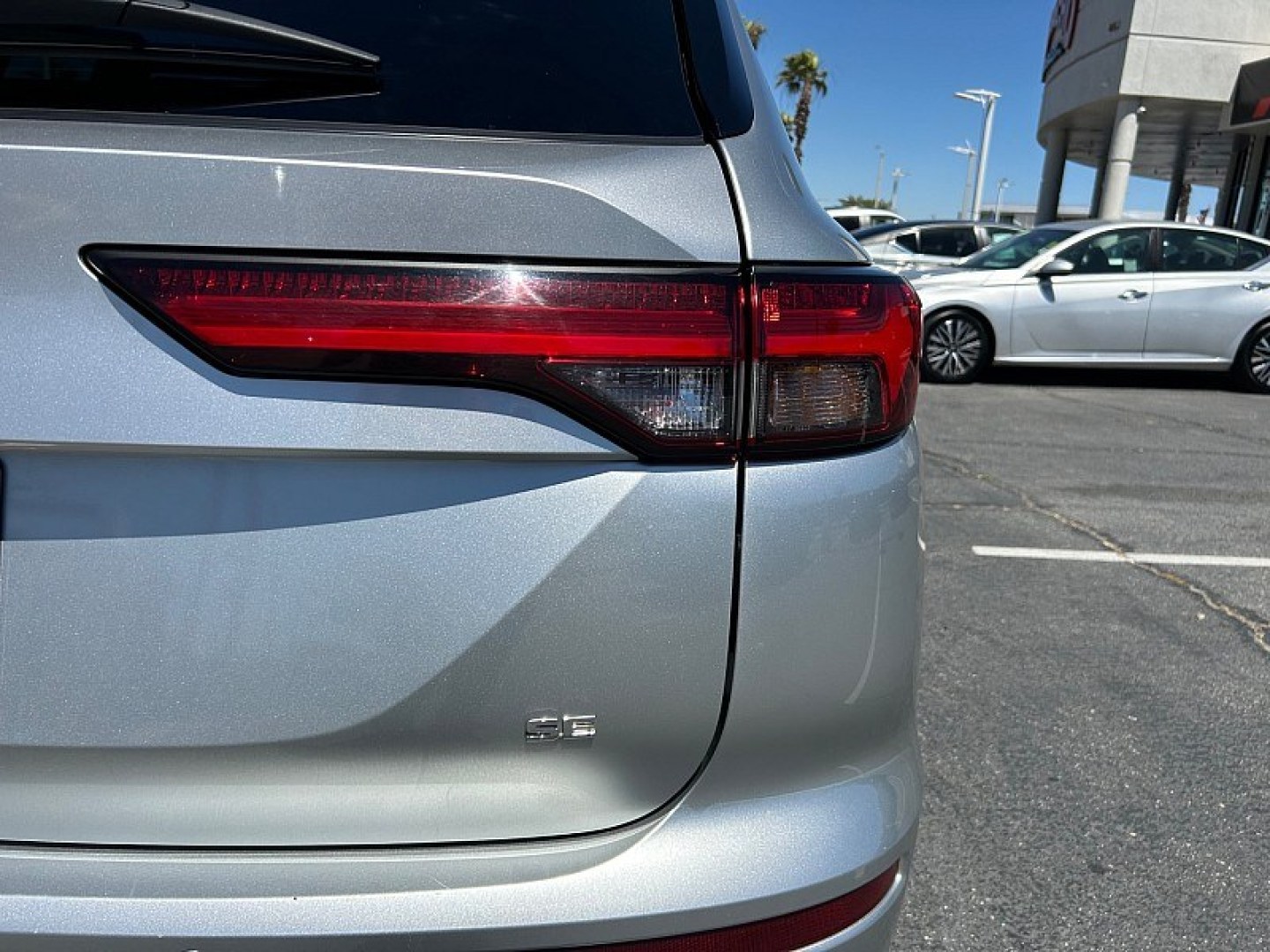 2024 Silver Mitsubishi Outlander (JA4J3VA80RZ) with an 4-Cyl 2.5 Liter engine, Automatic CVT transmission, located at 412 Auto Vista Drive, Palmdale, 93551, (661) 945-0620, 34.592636, -118.136681- Photo#12