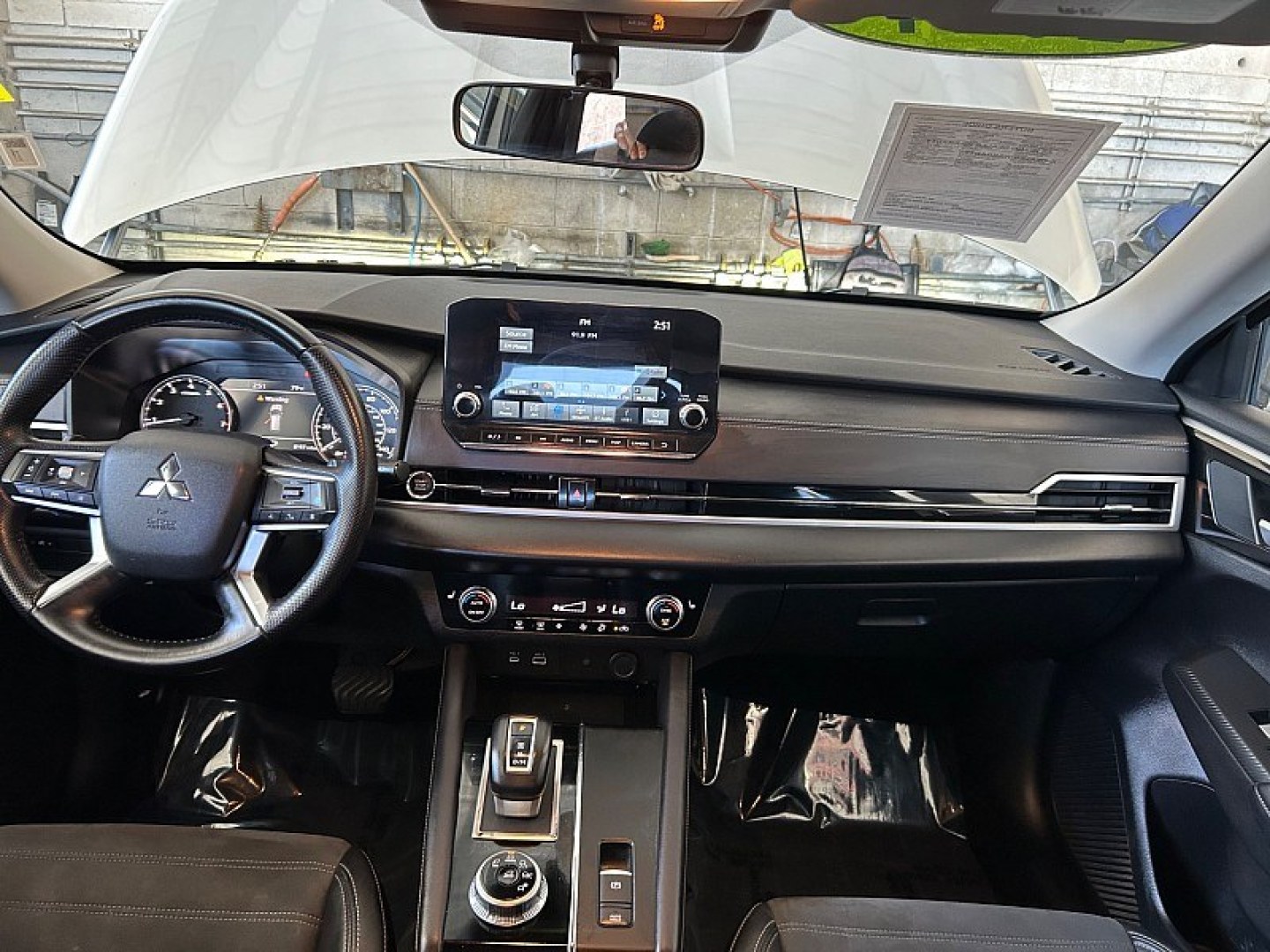 2024 Silver Mitsubishi Outlander (JA4J3VA80RZ) with an 4-Cyl 2.5 Liter engine, Automatic CVT transmission, located at 412 Auto Vista Drive, Palmdale, 93551, (661) 945-0620, 34.592636, -118.136681- Photo#22