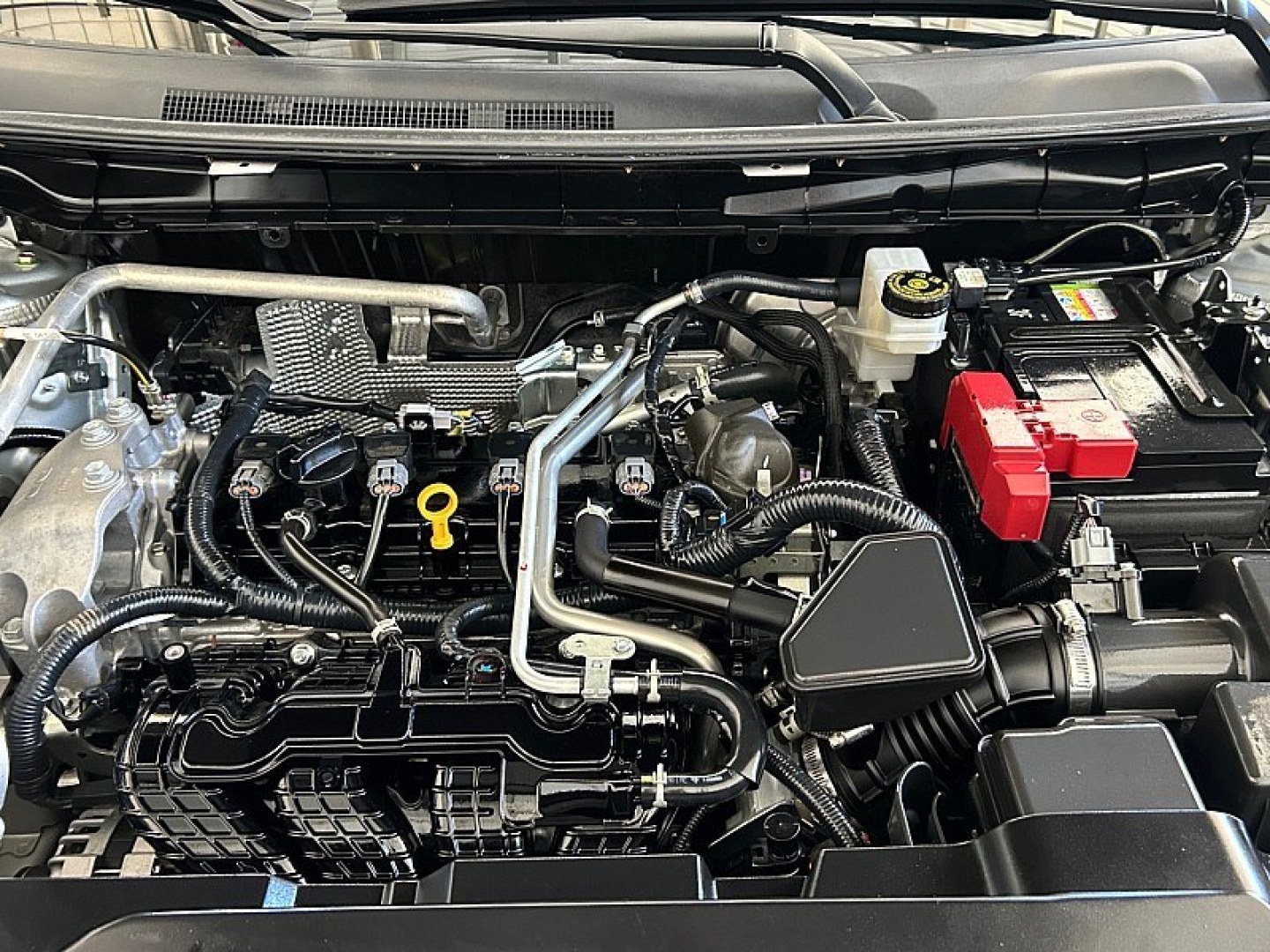 2024 Silver Mitsubishi Outlander (JA4J3VA80RZ) with an 4-Cyl 2.5 Liter engine, Automatic CVT transmission, located at 412 Auto Vista Drive, Palmdale, 93551, (661) 945-0620, 34.592636, -118.136681- Photo#29