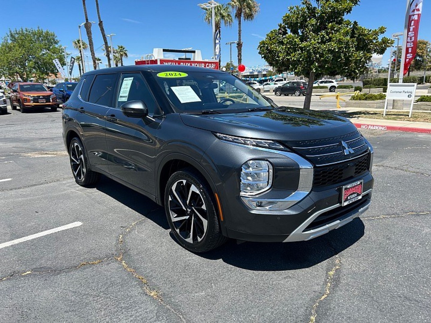 2024 Silver Mitsubishi Outlander (JA4J3VA83RZ) with an 4-Cyl 2.5 Liter engine, Automatic CVT transmission, located at 412 Auto Vista Drive, Palmdale, 93551, (661) 945-0620, 34.592636, -118.136681- Photo#0