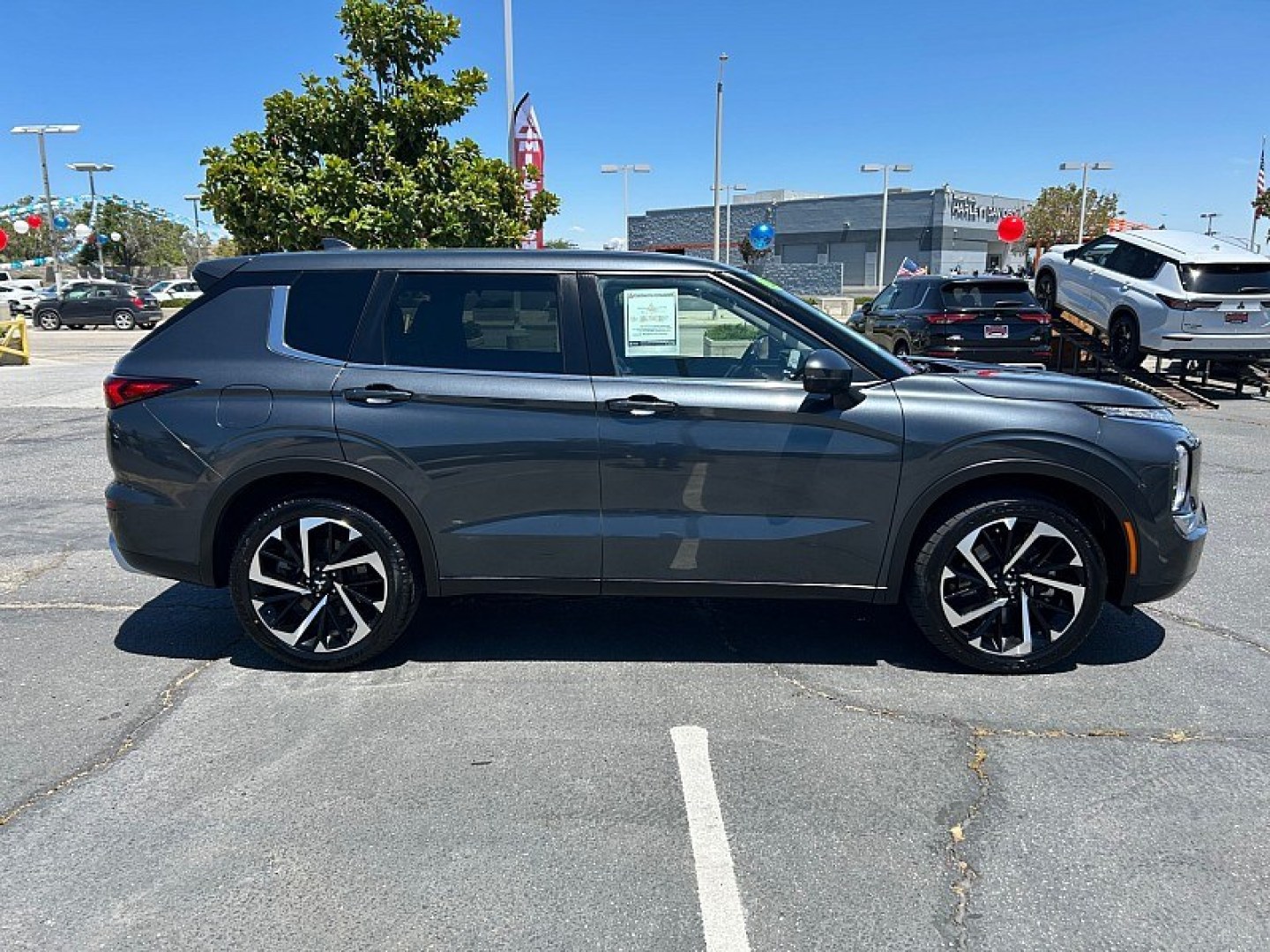 2024 Silver Mitsubishi Outlander (JA4J3VA83RZ) with an 4-Cyl 2.5 Liter engine, Automatic CVT transmission, located at 412 Auto Vista Drive, Palmdale, 93551, (661) 945-0620, 34.592636, -118.136681- Photo#6
