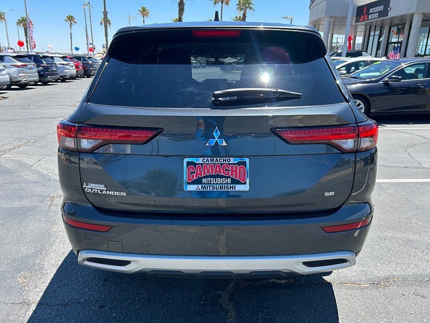 2024 Silver Mitsubishi Outlander (JA4J3VA83RZ) with an 4-Cyl 2.5 Liter engine, Automatic CVT transmission, located at 412 Auto Vista Drive, Palmdale, 93551, (661) 945-0620, 34.592636, -118.136681- Photo#8