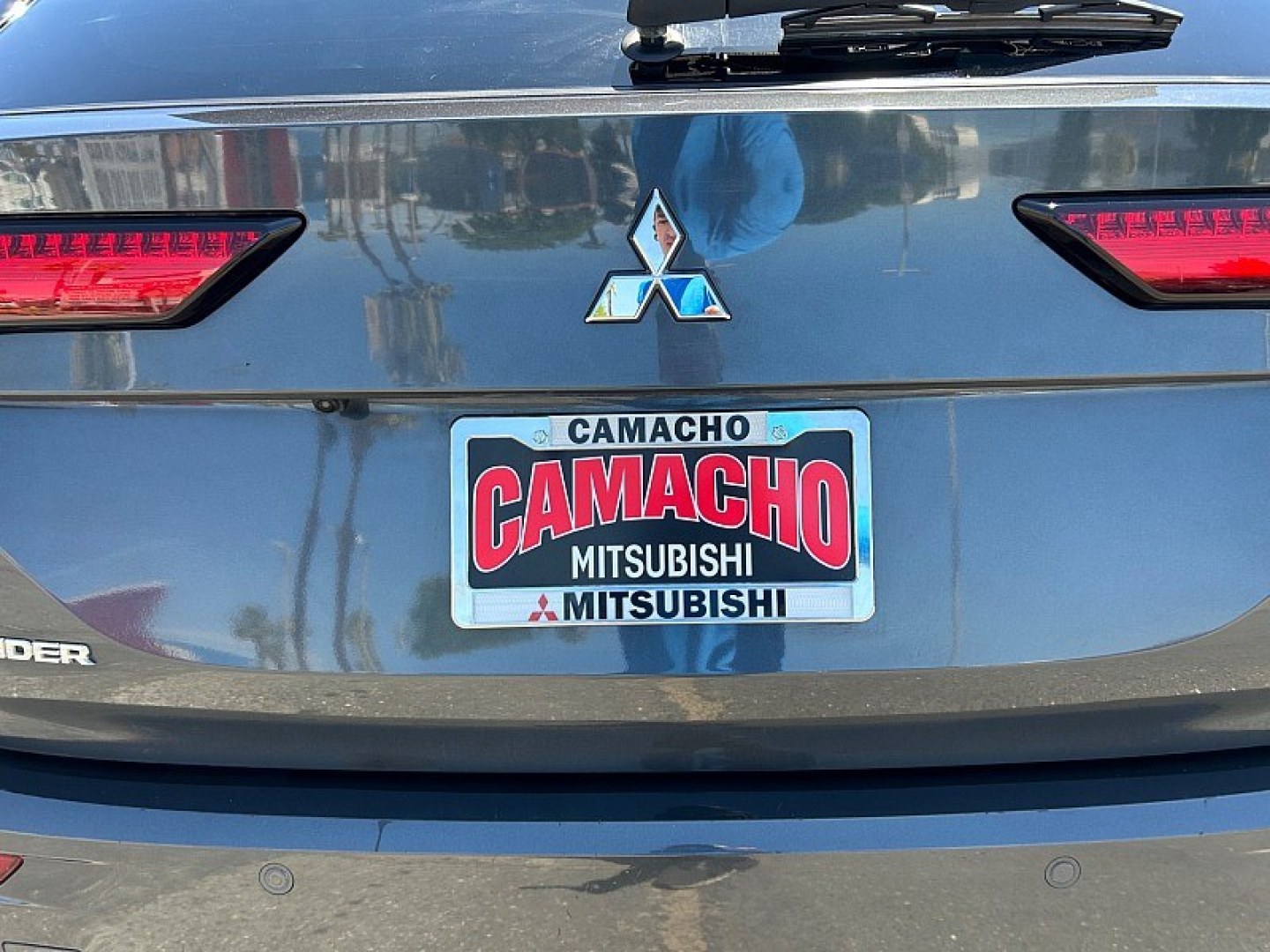 2024 Silver Mitsubishi Outlander (JA4J3VA83RZ) with an 4-Cyl 2.5 Liter engine, Automatic CVT transmission, located at 412 Auto Vista Drive, Palmdale, 93551, (661) 945-0620, 34.592636, -118.136681- Photo#11