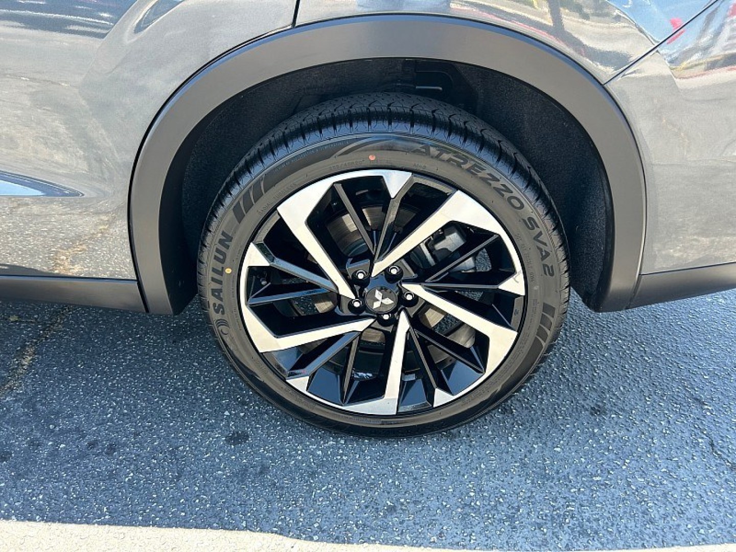 2024 Silver Mitsubishi Outlander (JA4J3VA83RZ) with an 4-Cyl 2.5 Liter engine, Automatic CVT transmission, located at 412 Auto Vista Drive, Palmdale, 93551, (661) 945-0620, 34.592636, -118.136681- Photo#13