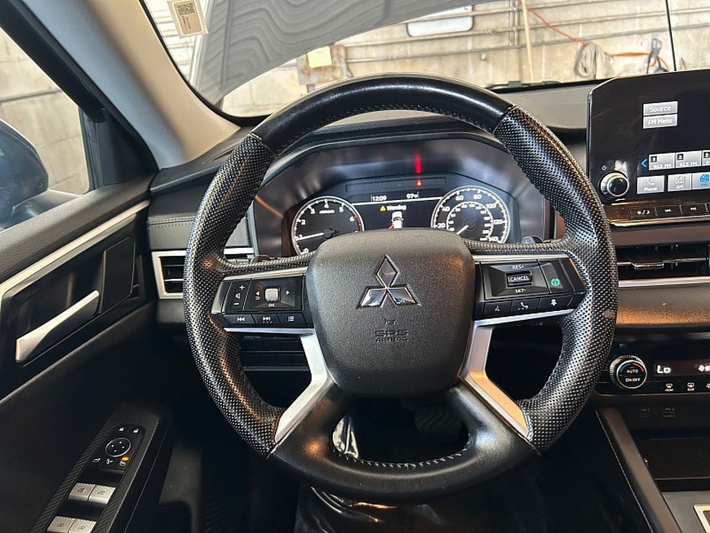 2024 Silver Mitsubishi Outlander (JA4J3VA83RZ) with an 4-Cyl 2.5 Liter engine, Automatic CVT transmission, located at 412 Auto Vista Drive, Palmdale, 93551, (661) 945-0620, 34.592636, -118.136681- Photo#21
