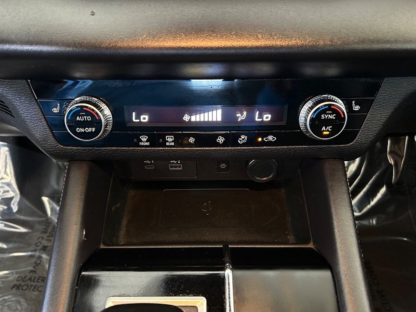 2024 Silver Mitsubishi Outlander (JA4J3VA83RZ) with an 4-Cyl 2.5 Liter engine, Automatic CVT transmission, located at 412 Auto Vista Drive, Palmdale, 93551, (661) 945-0620, 34.592636, -118.136681- Photo#27