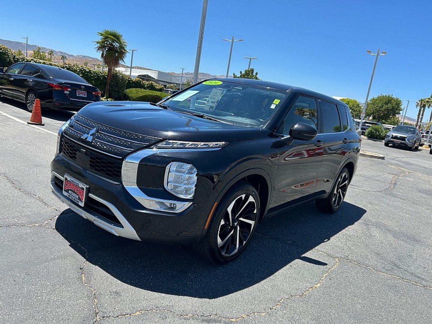 2024 Black Mitsubishi Outlander (JA4J3VA85RZ) with an 4-Cyl 2.5 Liter engine, Automatic CVT transmission, located at 412 Auto Vista Drive, Palmdale, 93551, (661) 945-0620, 34.592636, -118.136681- Photo#2