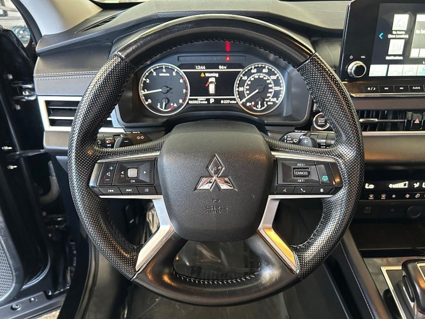 2024 Black Mitsubishi Outlander (JA4J3VA85RZ) with an 4-Cyl 2.5 Liter engine, Automatic CVT transmission, located at 412 Auto Vista Drive, Palmdale, 93551, (661) 945-0620, 34.592636, -118.136681- Photo#19
