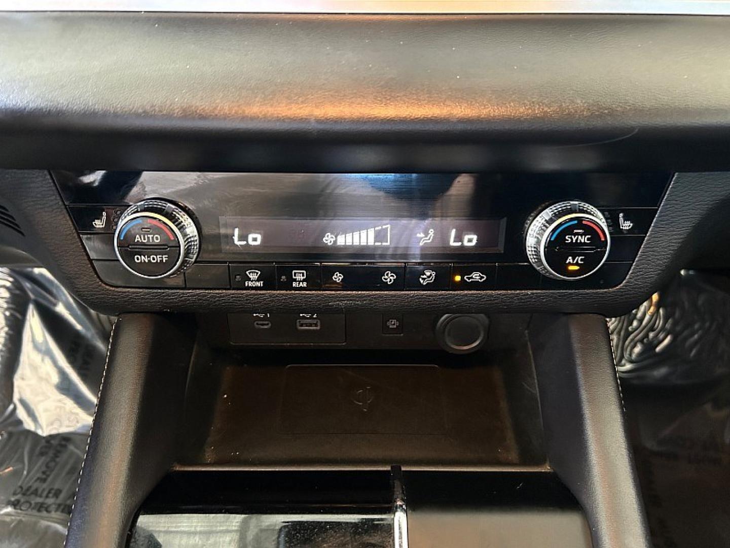 2024 Black Mitsubishi Outlander (JA4J3VA85RZ) with an 4-Cyl 2.5 Liter engine, Automatic CVT transmission, located at 412 Auto Vista Drive, Palmdale, 93551, (661) 945-0620, 34.592636, -118.136681- Photo#23