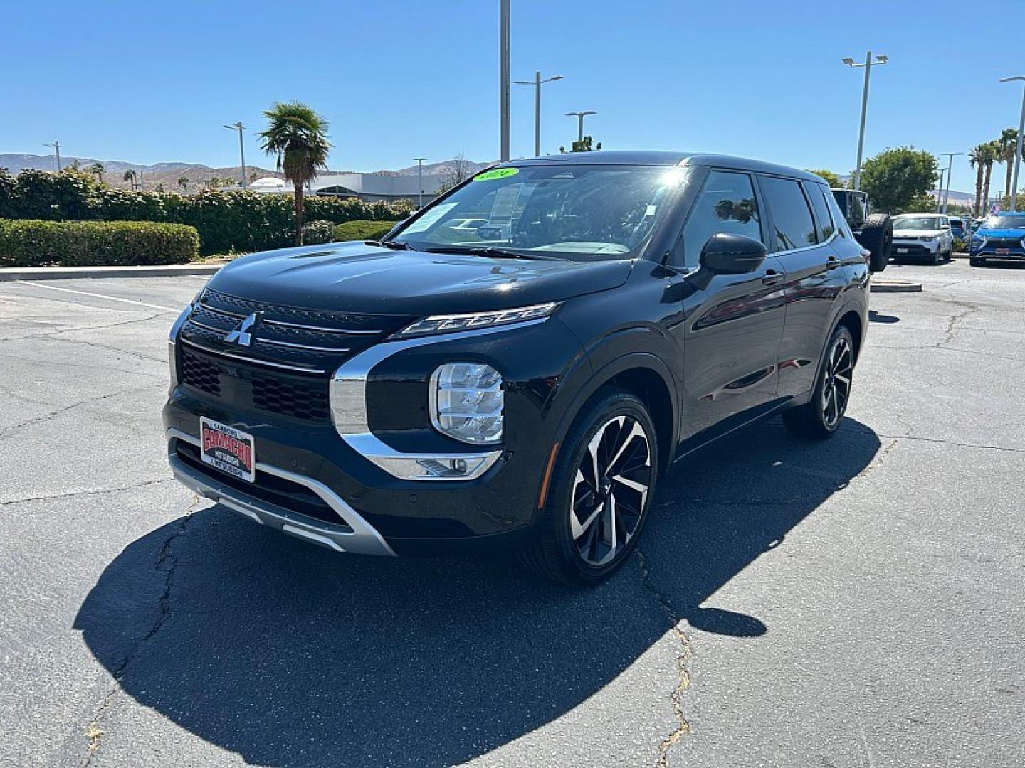 2024 Black Mitsubishi Outlander (JA4J3VA80RZ) with an 4-Cyl 2.5 Liter engine, Automatic CVT transmission, located at 412 Auto Vista Drive, Palmdale, 93551, (661) 945-0620, 34.592636, -118.136681- Photo#4