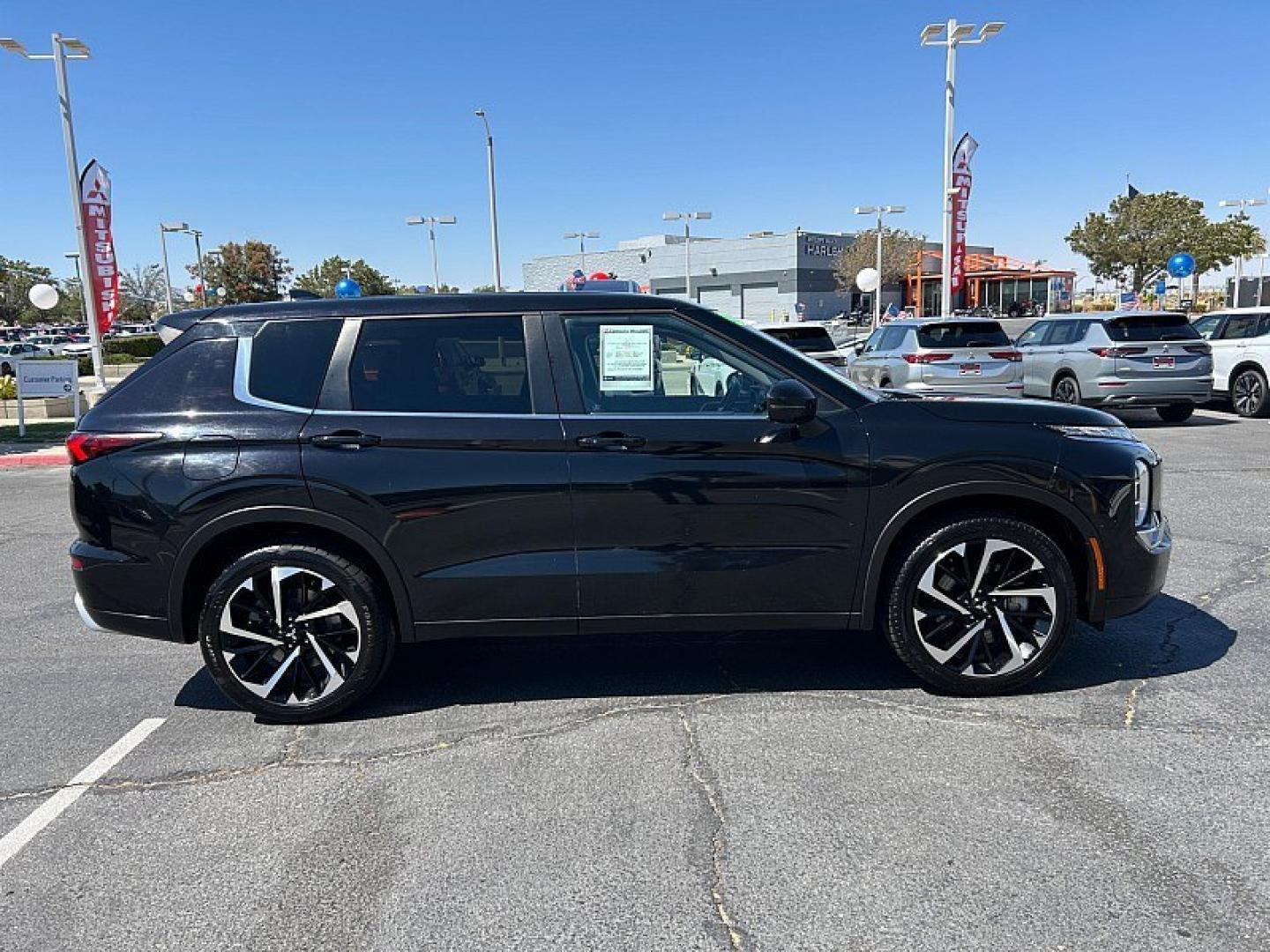 2024 Black Mitsubishi Outlander (JA4J3VA80RZ) with an 4-Cyl 2.5 Liter engine, Automatic CVT transmission, located at 412 Auto Vista Drive, Palmdale, 93551, (661) 945-0620, 34.592636, -118.136681- Photo#9